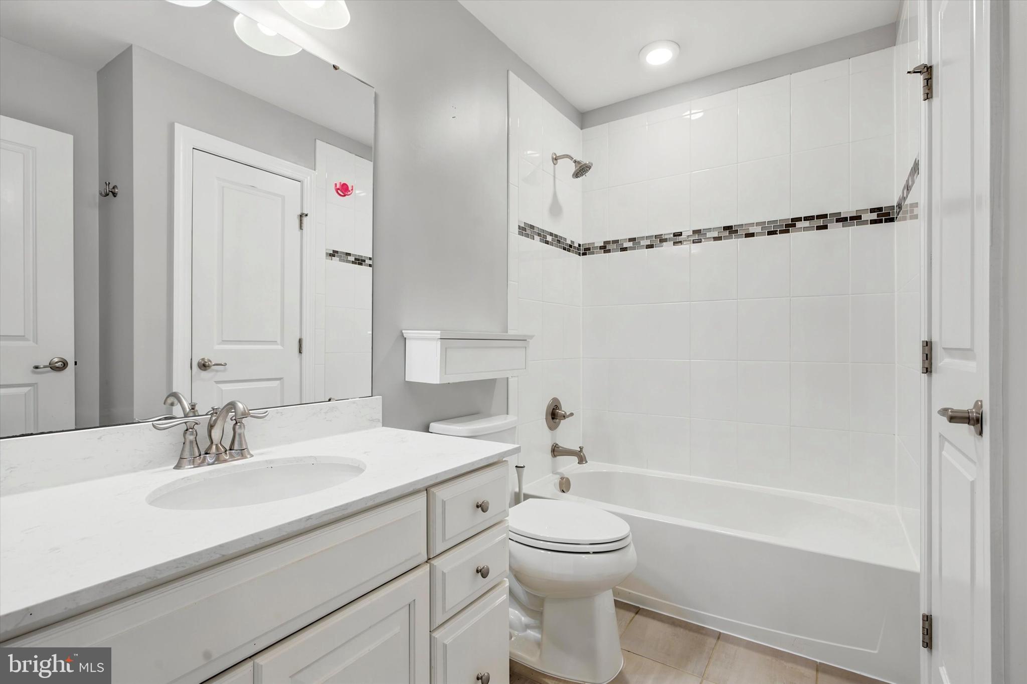 HIGHPOINTE AT PROVID - Residential