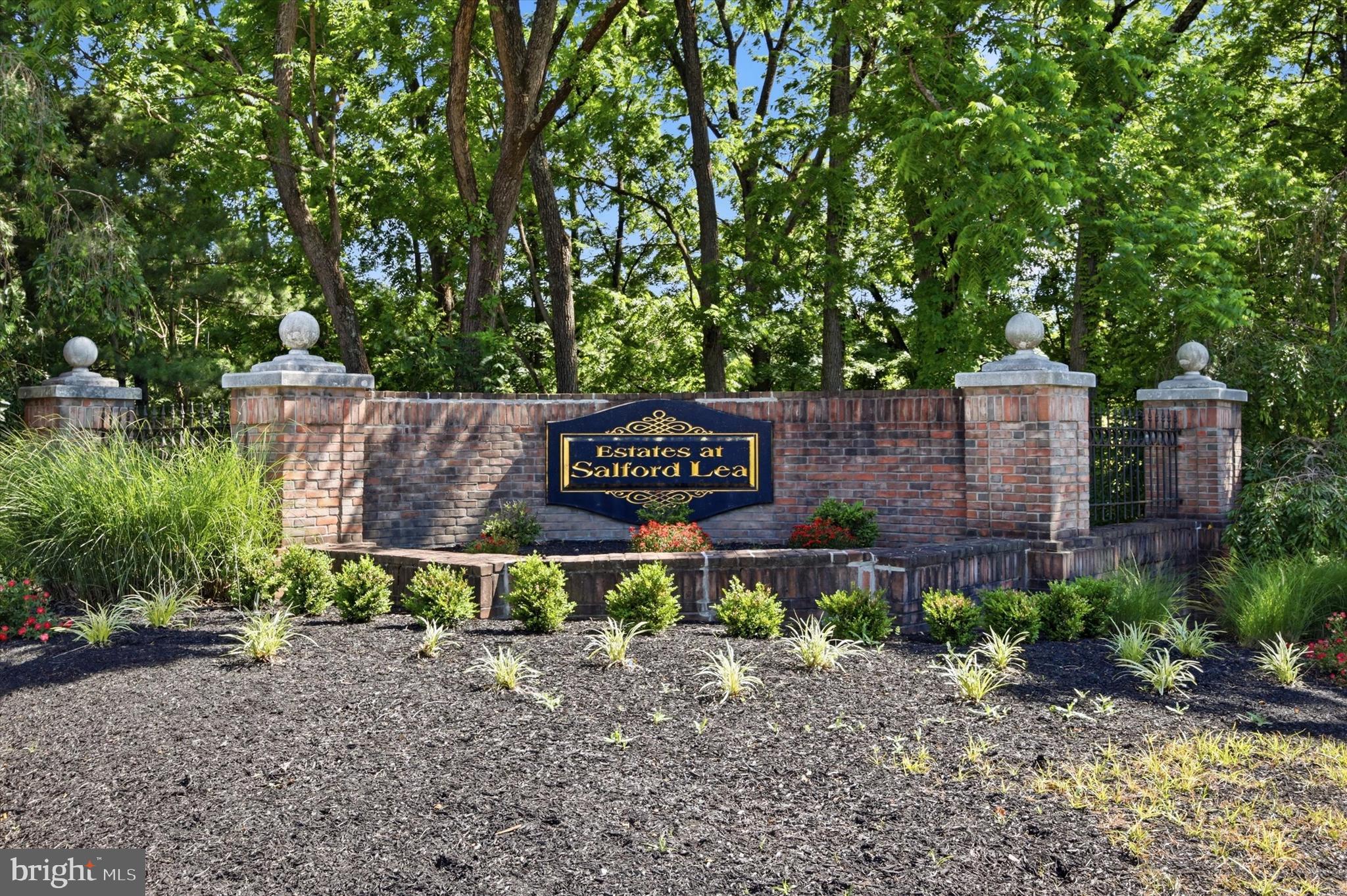 ESTATES AT SALFORD - Residential