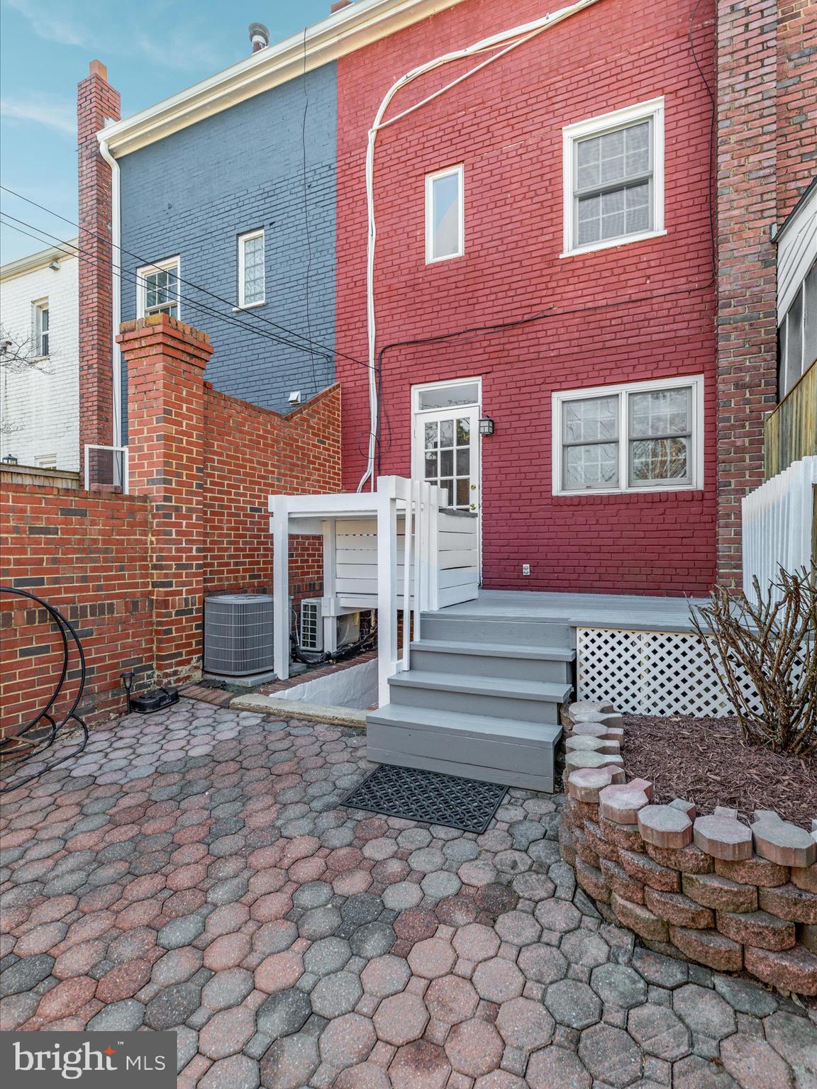 PATRICK HENRY - Residential