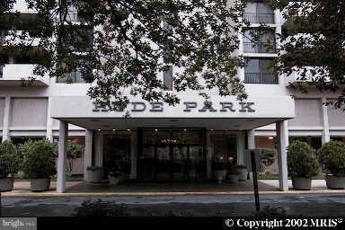 2 BEDROOM 2 BATH CORNER UNIT. BEAUTIFUL VIEW FROM THIS CORONER UNIT.  ALL UTILITIES INCLUDED.  CLOSE TO METRO AND BALLSTON COMMONS.   ONE BLOCK FROM HARRIS TEETER.  GARAGE PARKING AVAILABLE FOR ADDITIONAL FEE.  SECURE BUILDING WITH BEAUTIFUL LOBBY AND FRONT DESK, POOL, PARK AND COMMUNITY GARDEN.  AVAILABLE MAY 1.
