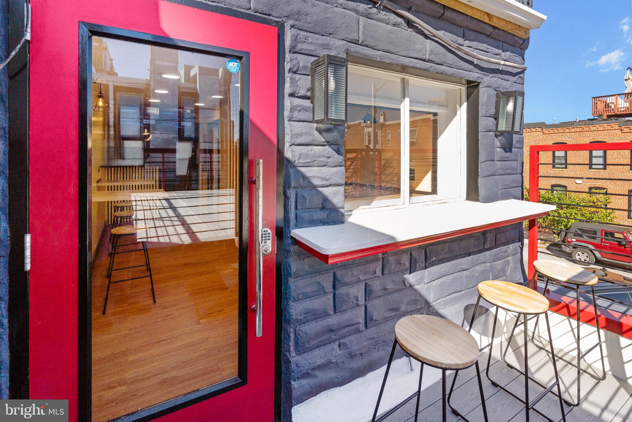 CANTON - Commercial Sale