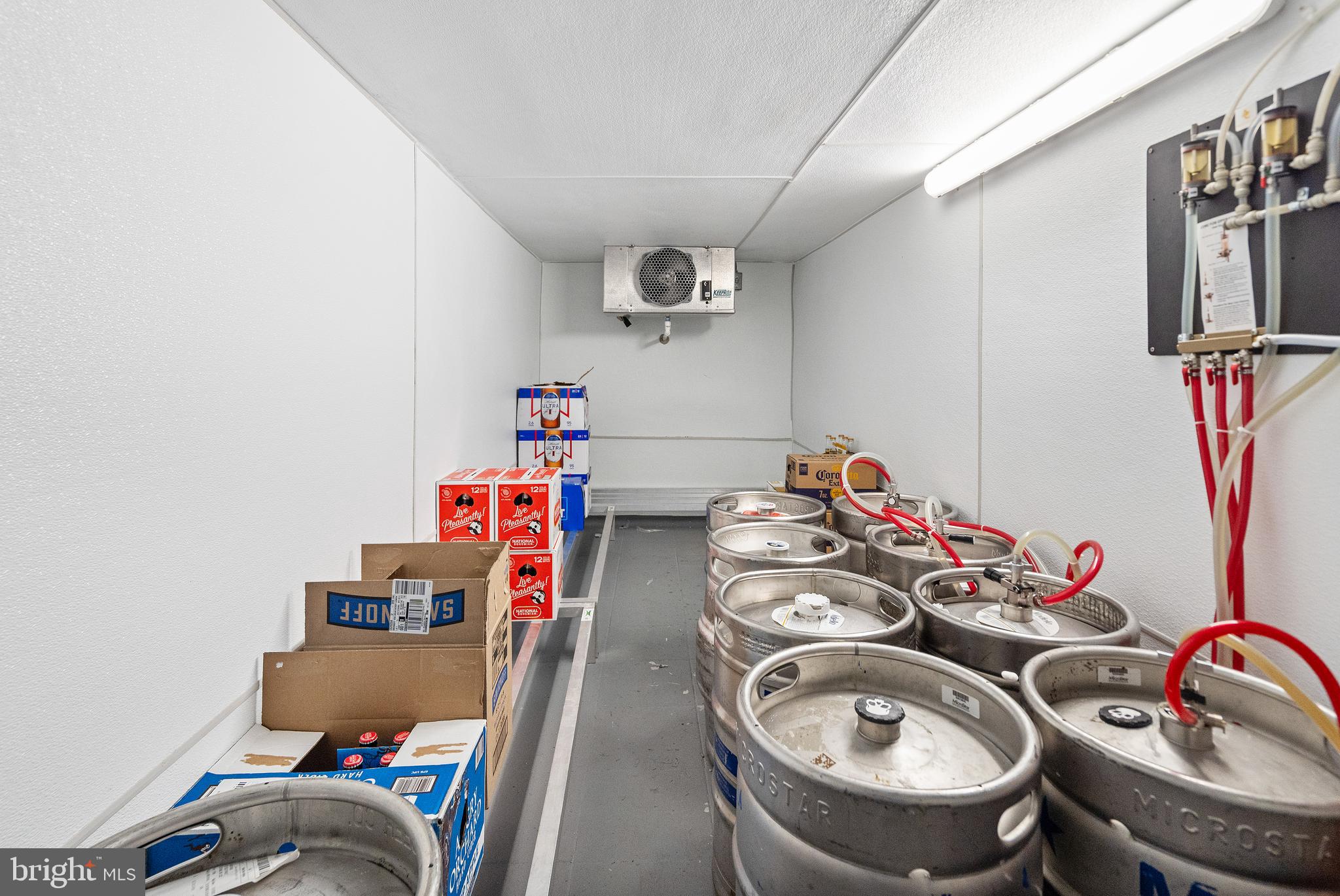 CANTON - Commercial Sale