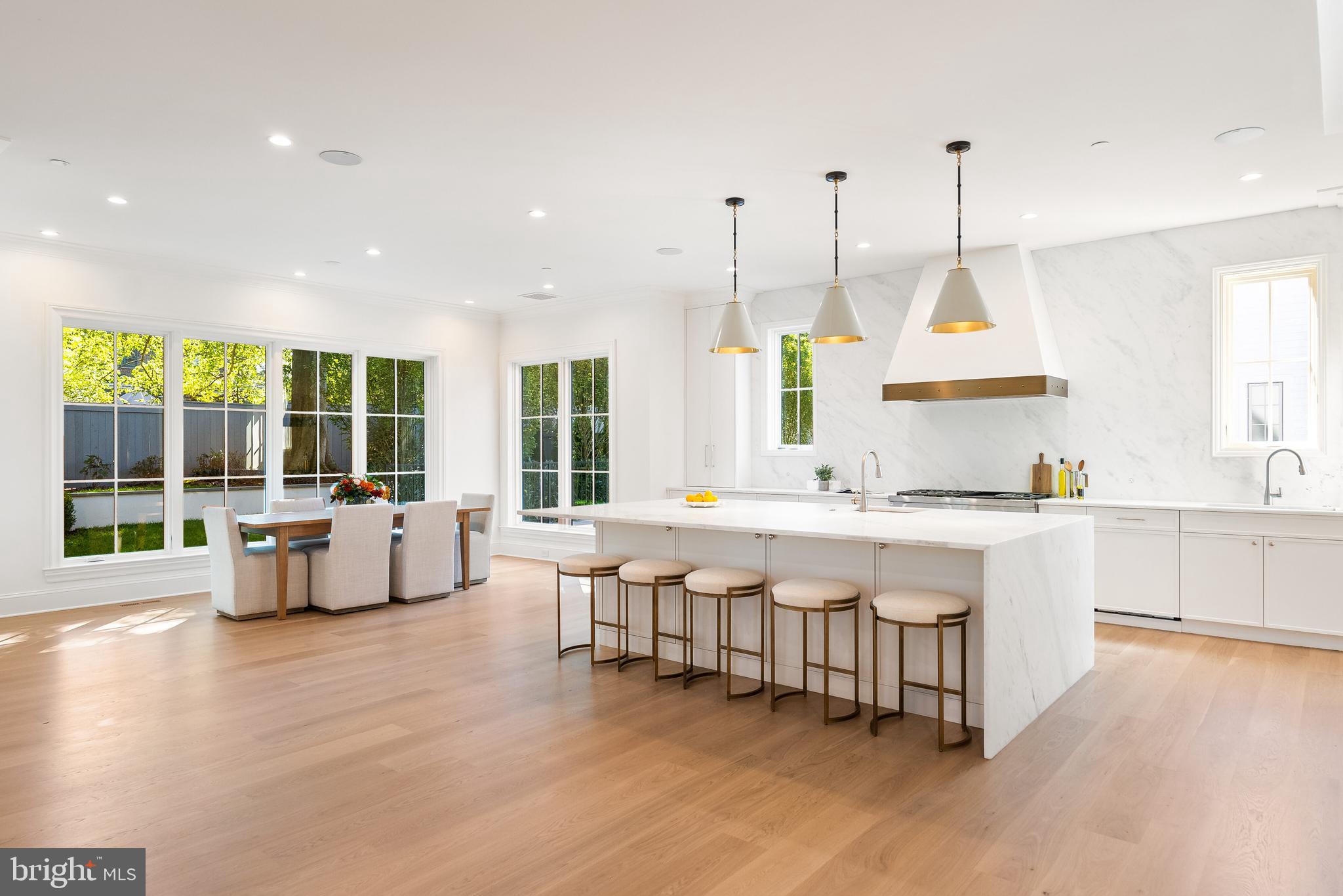 FOREST HILLS - Residential