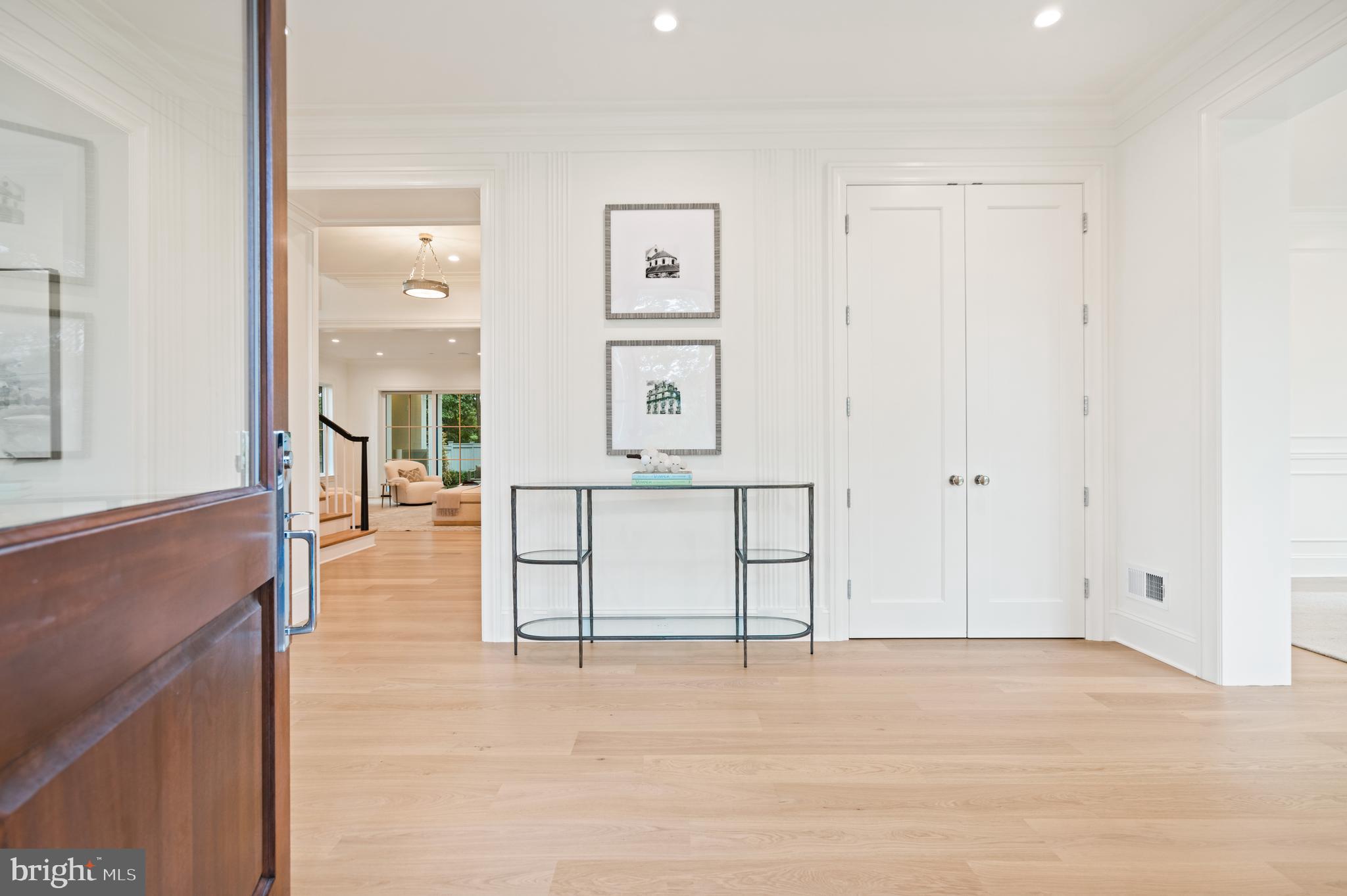 FOREST HILLS - Residential