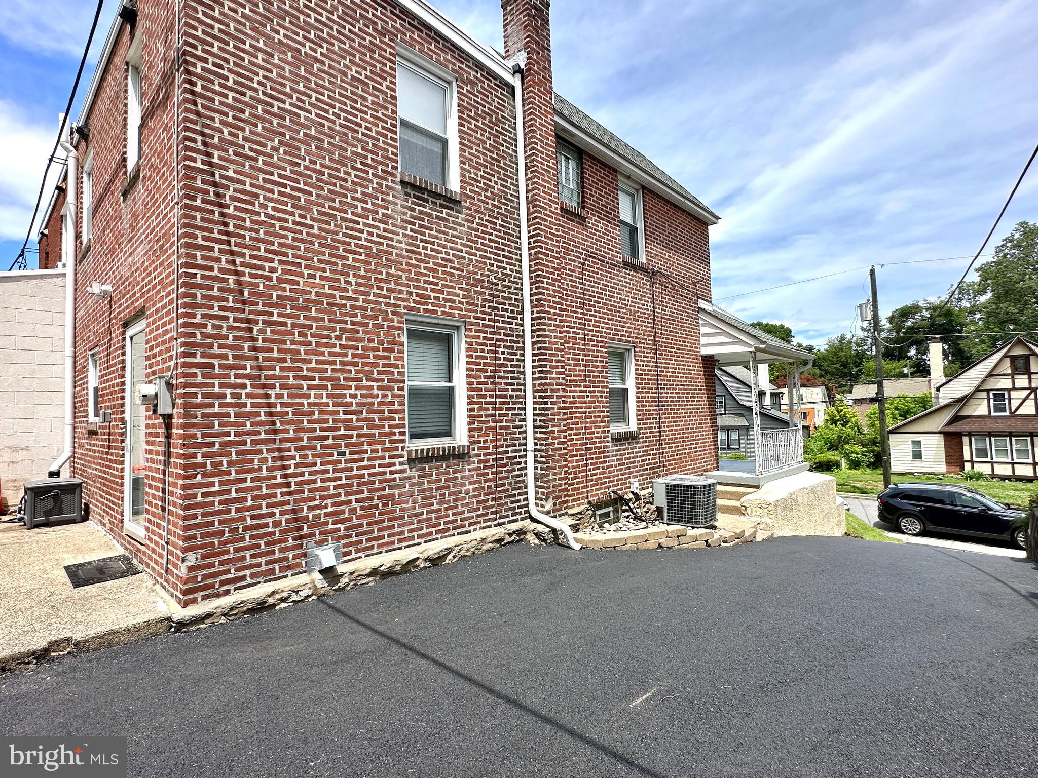 MANOA - Residential