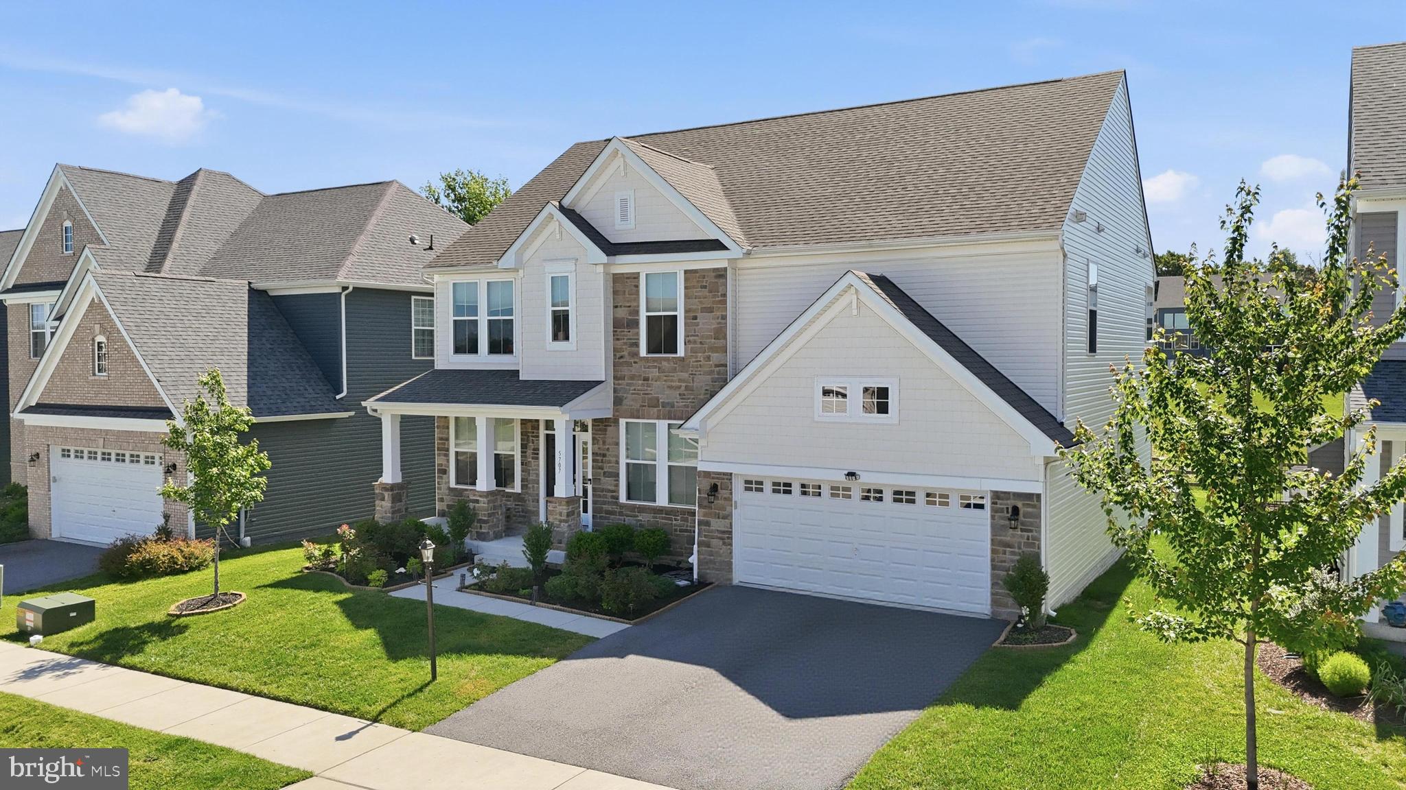 TALLYN RIDGE - Residential