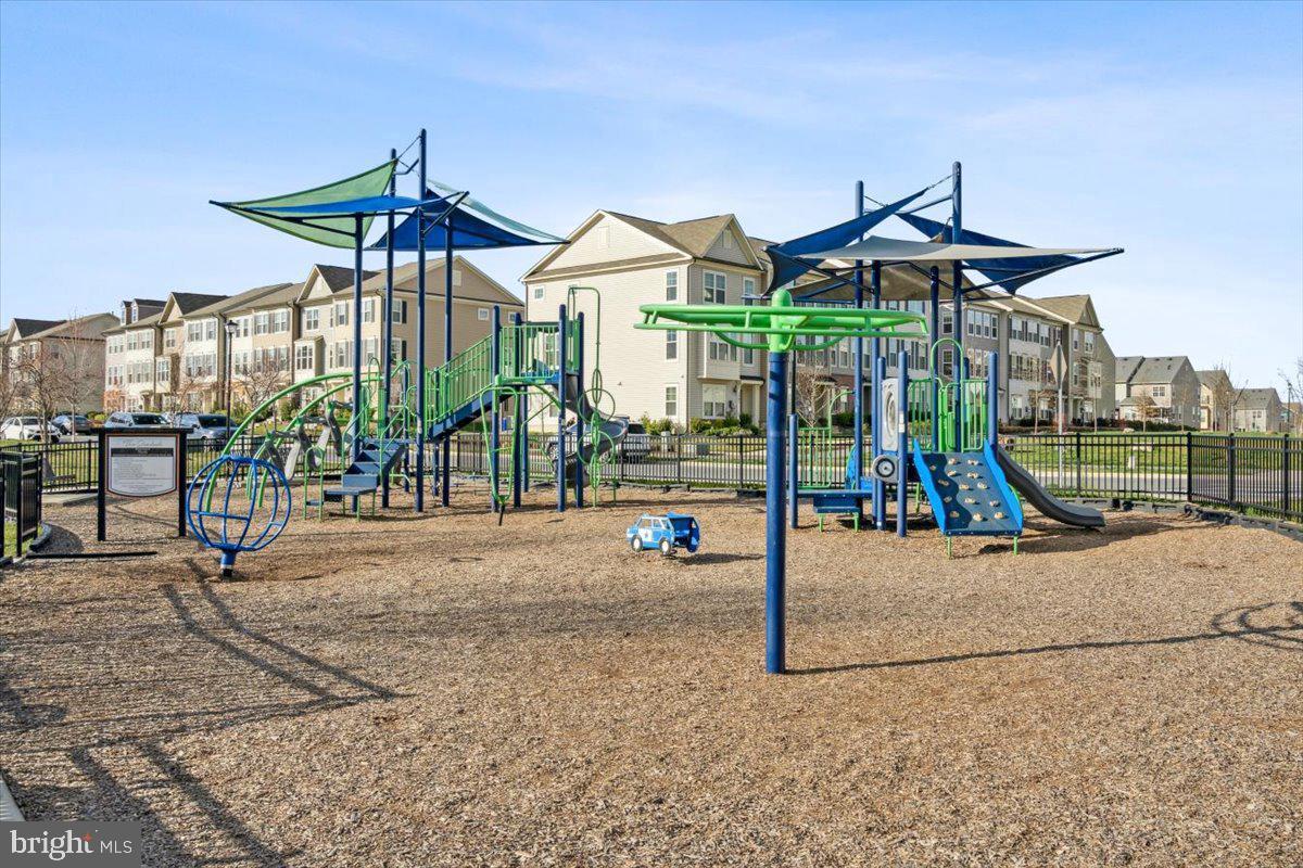 TALLYN RIDGE - Residential