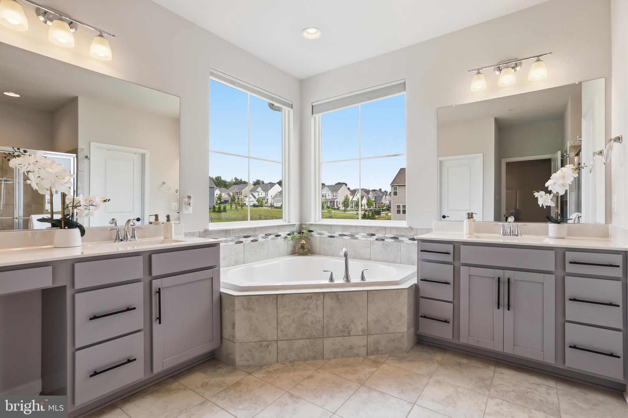TALLYN RIDGE - Residential