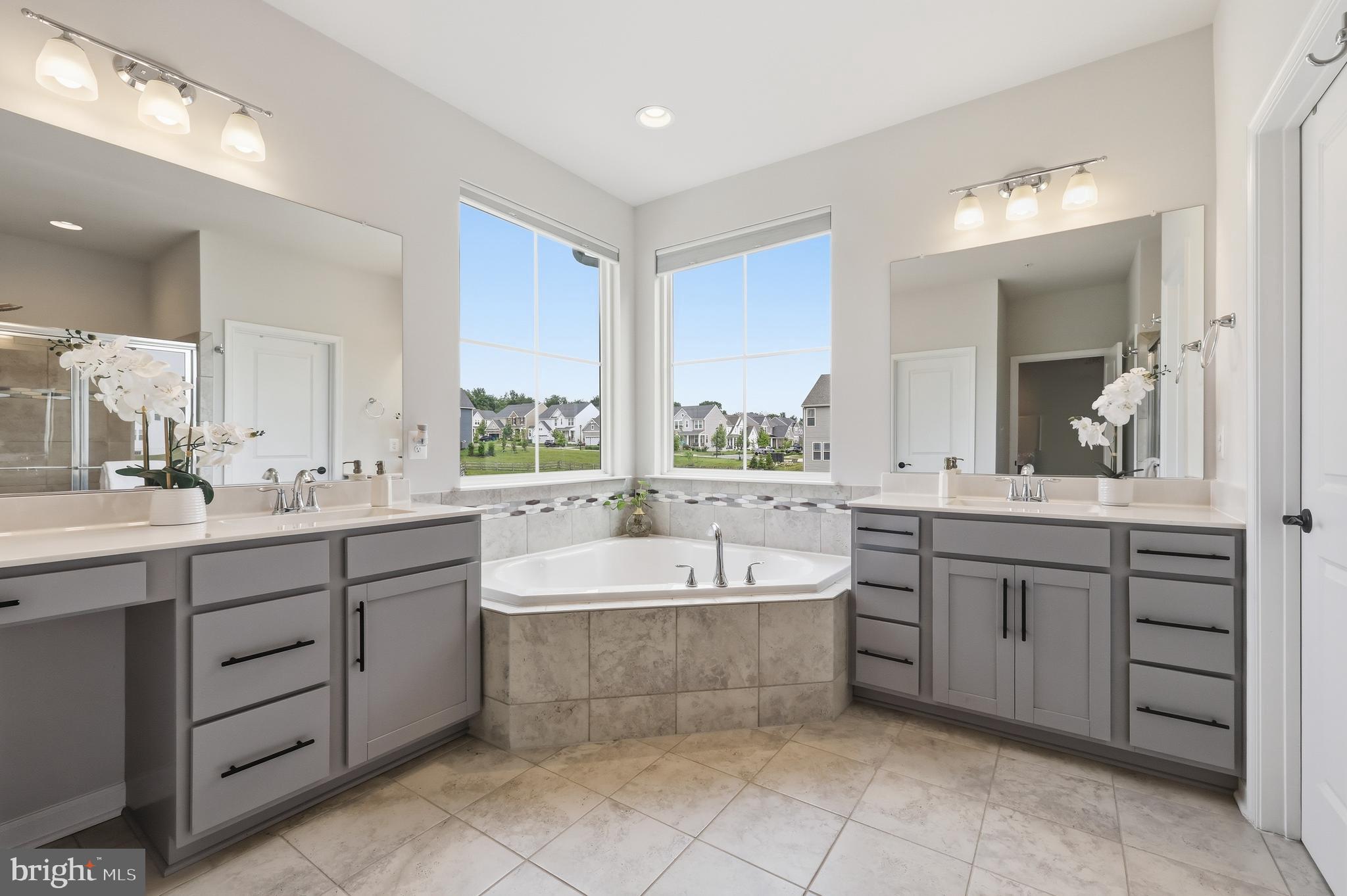 TALLYN RIDGE - Residential