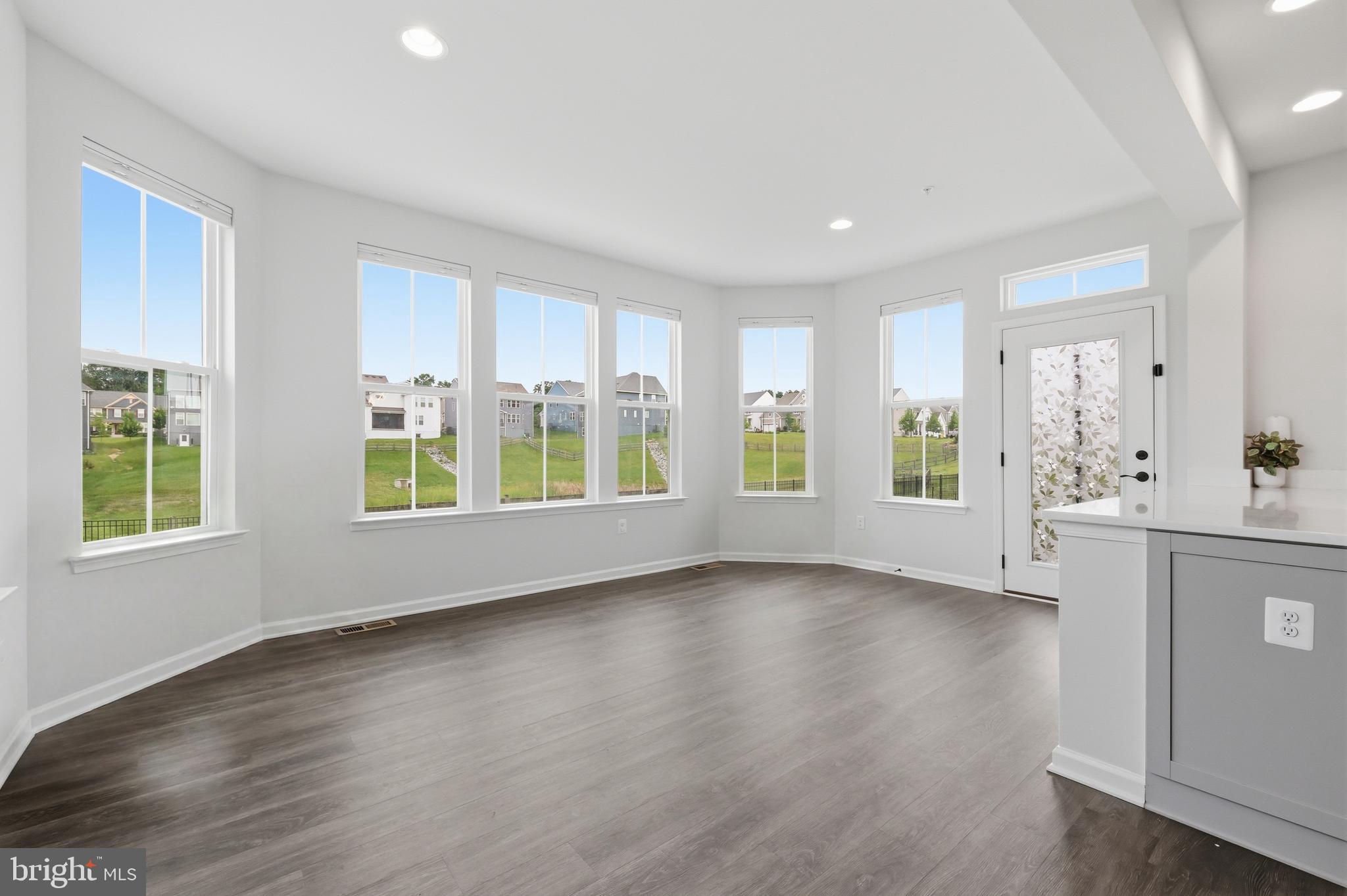 TALLYN RIDGE - Residential