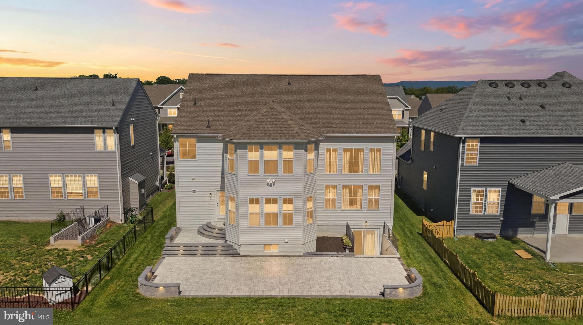 TALLYN RIDGE - Residential
