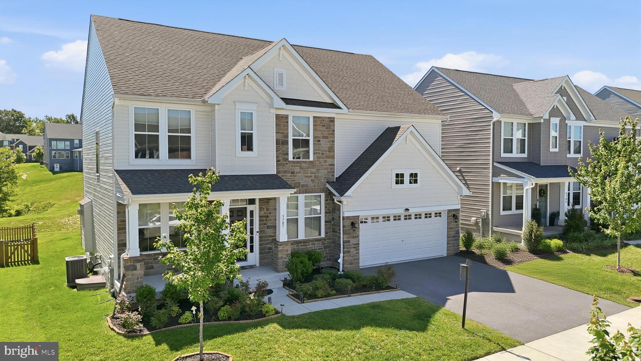 TALLYN RIDGE - Residential
