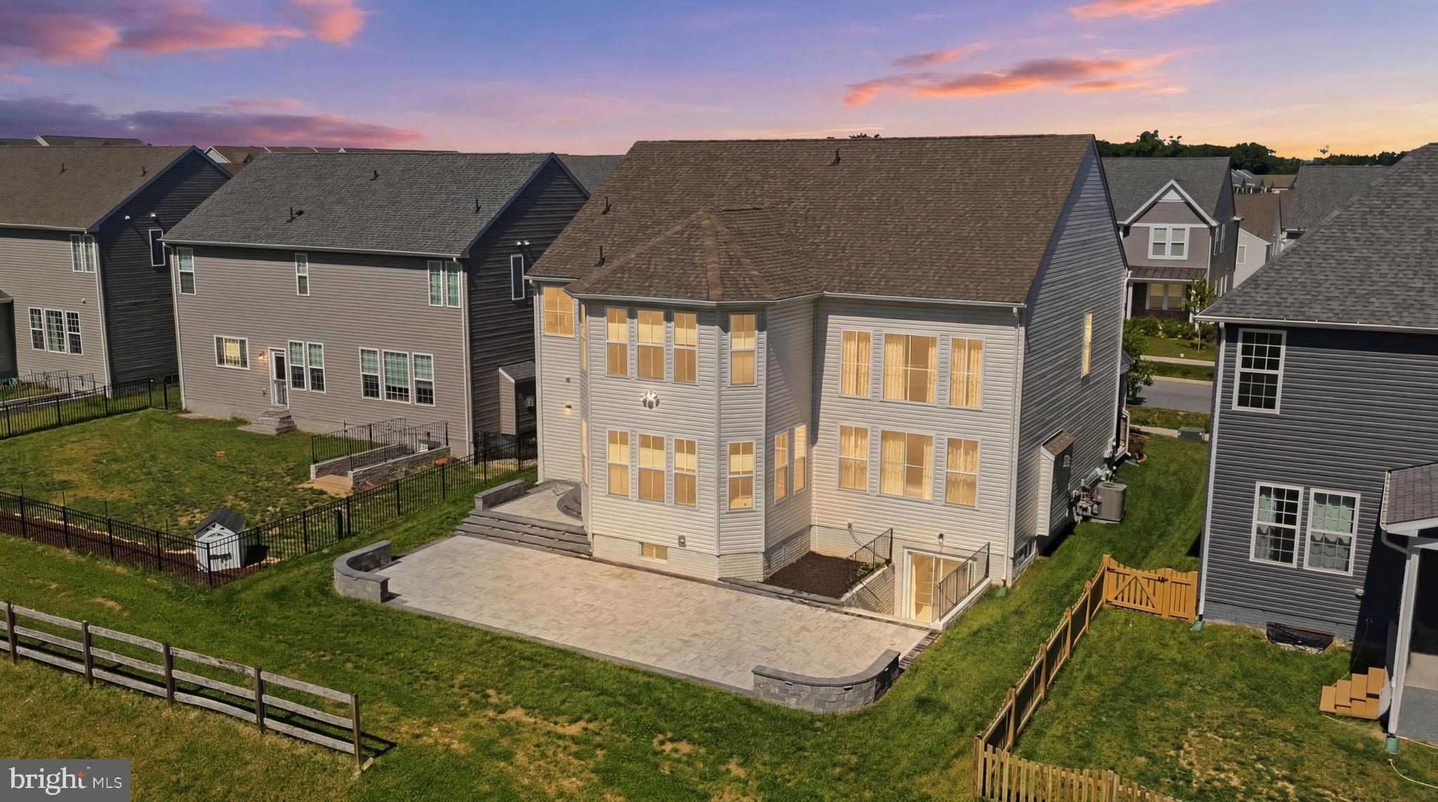 TALLYN RIDGE - Residential