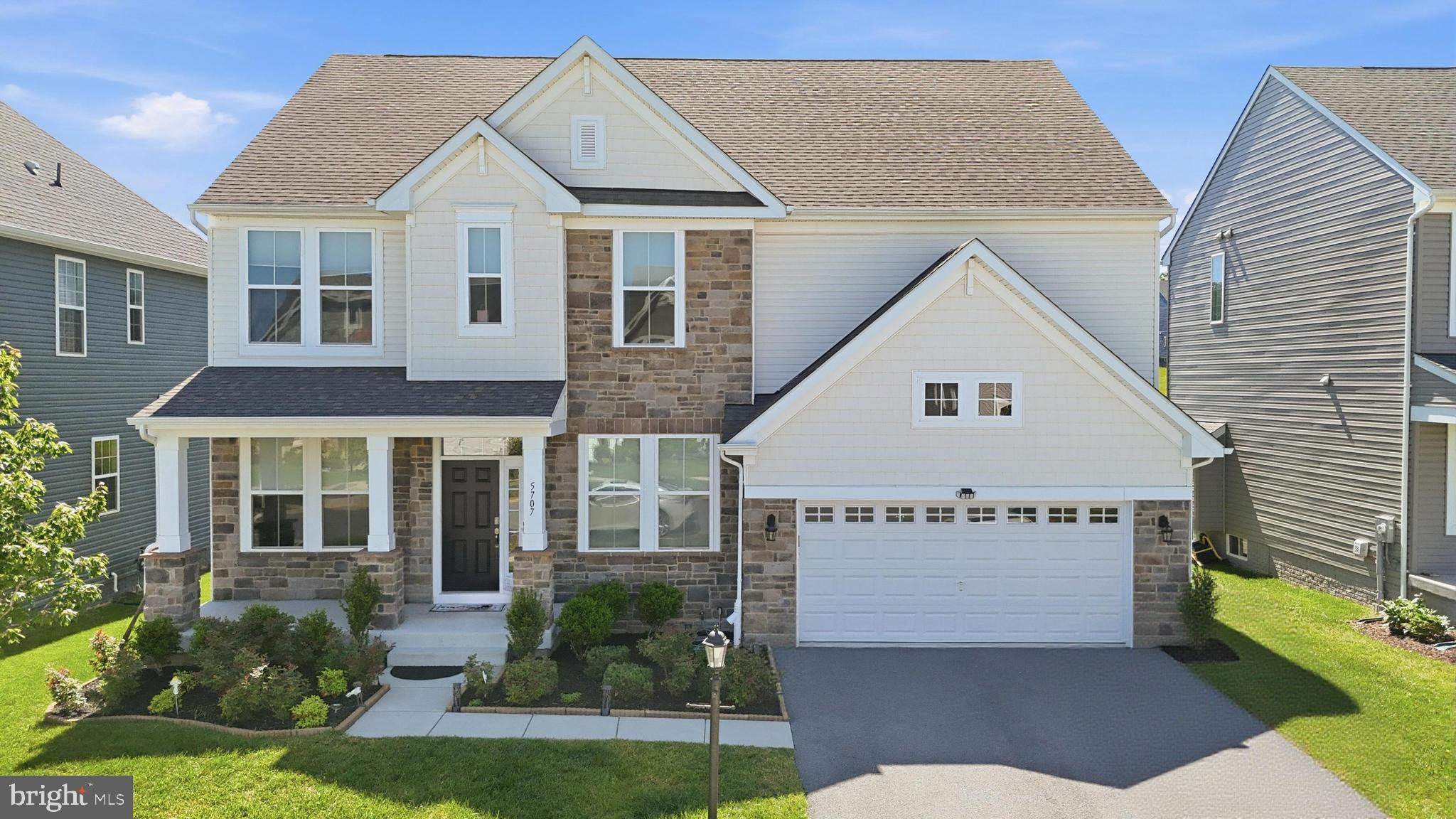TALLYN RIDGE - Residential