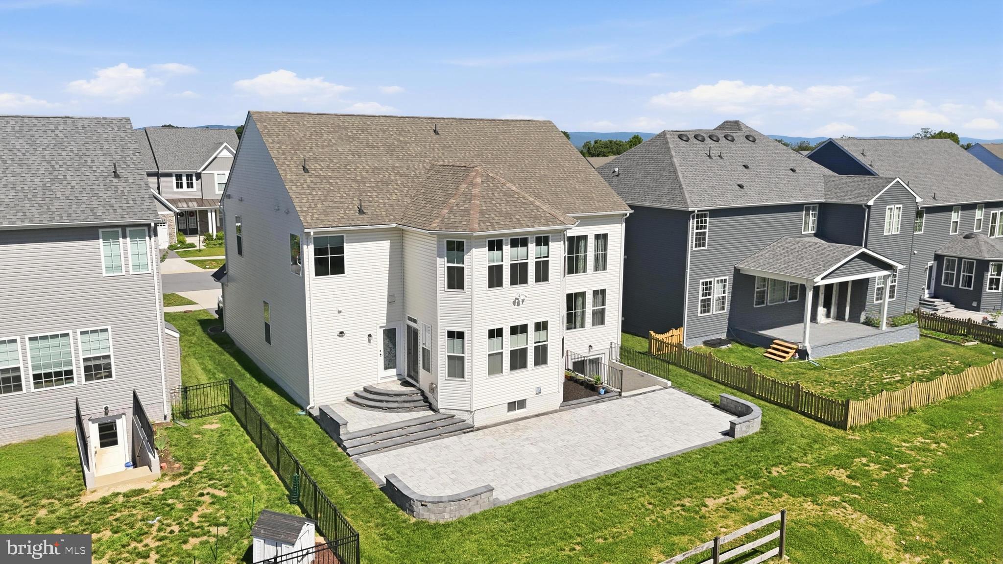 TALLYN RIDGE - Residential