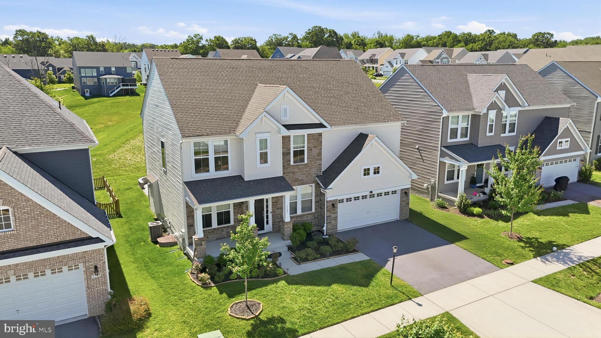 TALLYN RIDGE - Residential