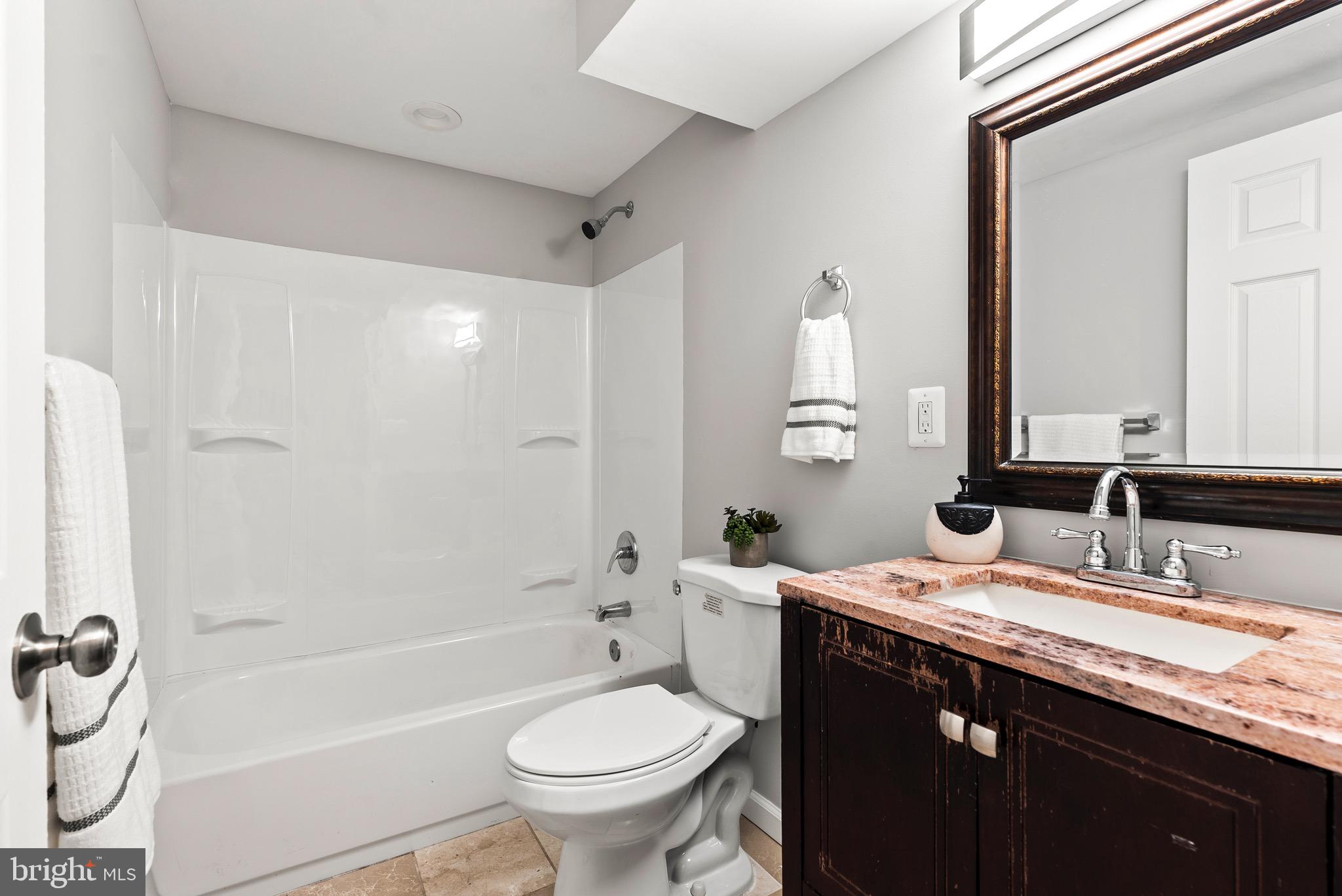 FRANKLIN RIDGE TOWNHOUSE - Residential