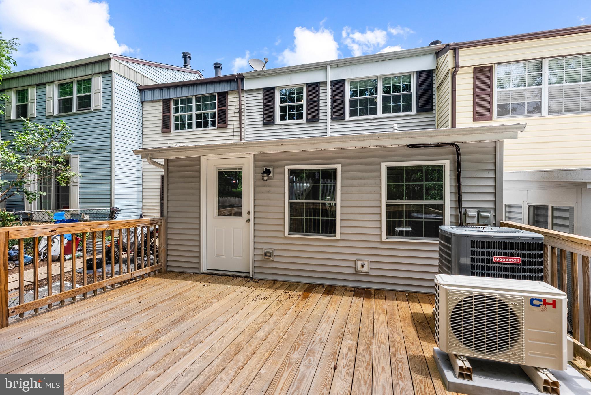 FRANKLIN RIDGE TOWNHOUSE - Residential