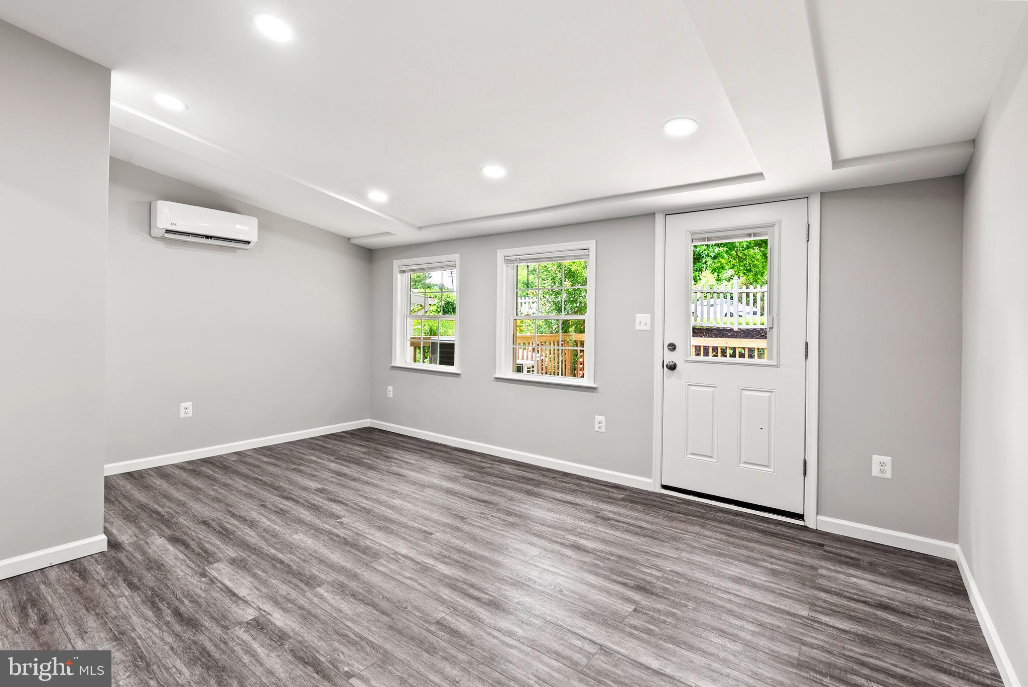 FRANKLIN RIDGE TOWNHOUSE - Residential