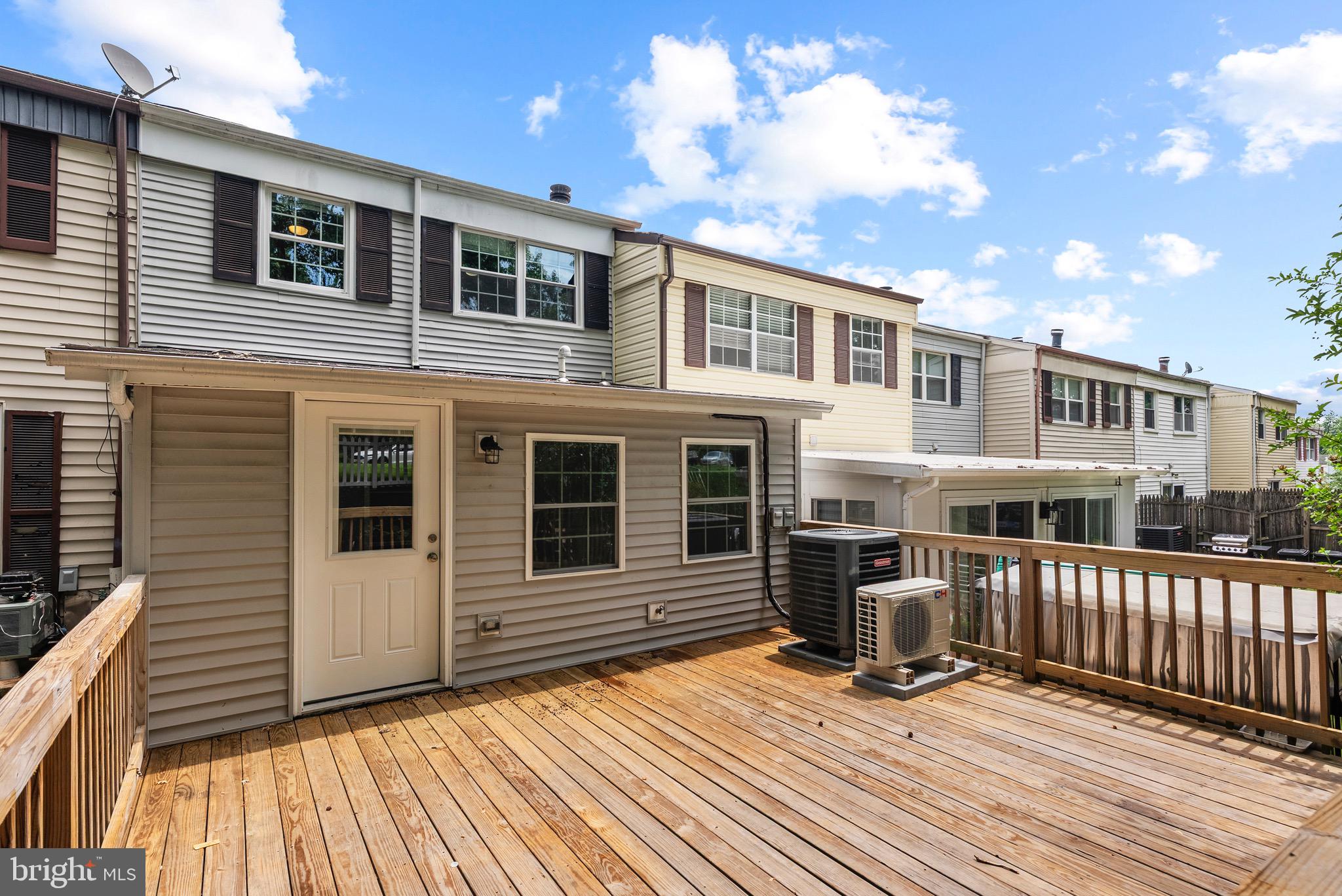 FRANKLIN RIDGE TOWNHOUSE - Residential