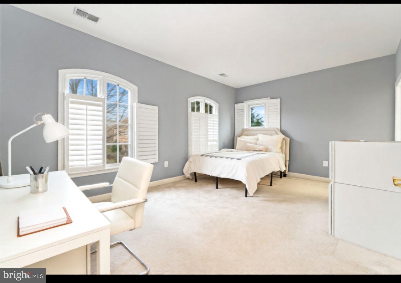 LAKE MANASSAS - Residential
