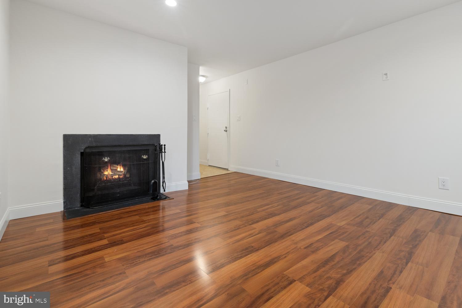 EAST FALLS - Residential