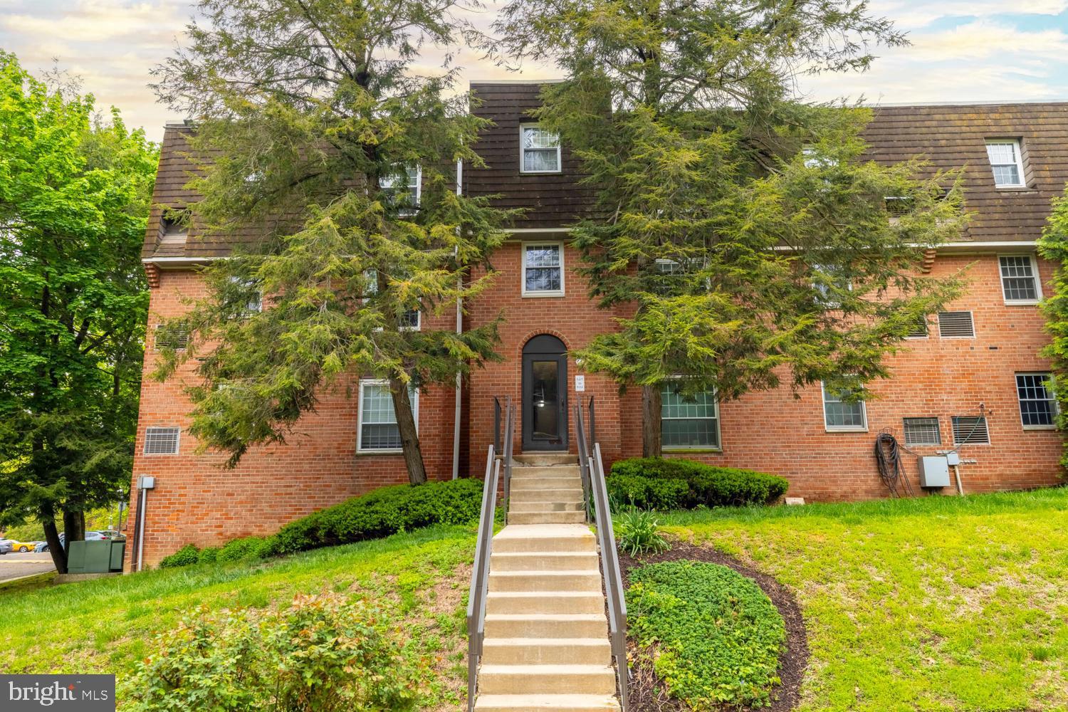EAST FALLS - Residential