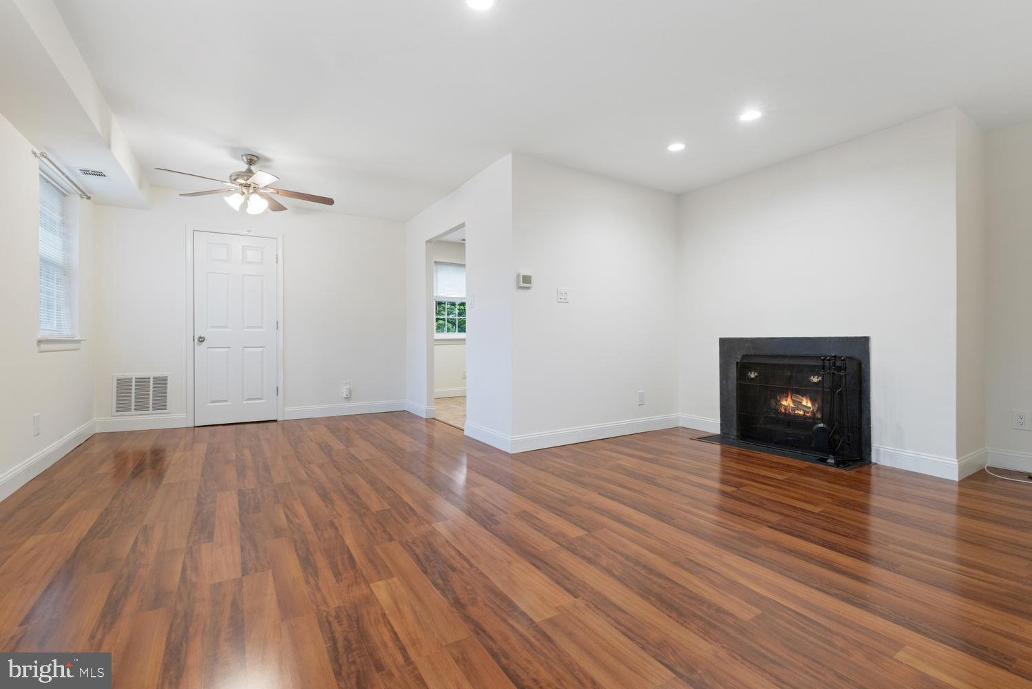 EAST FALLS - Residential