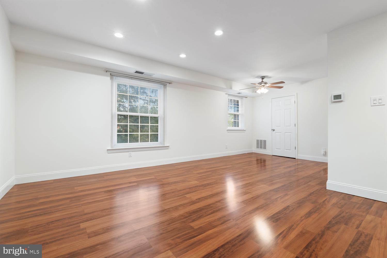 EAST FALLS - Residential