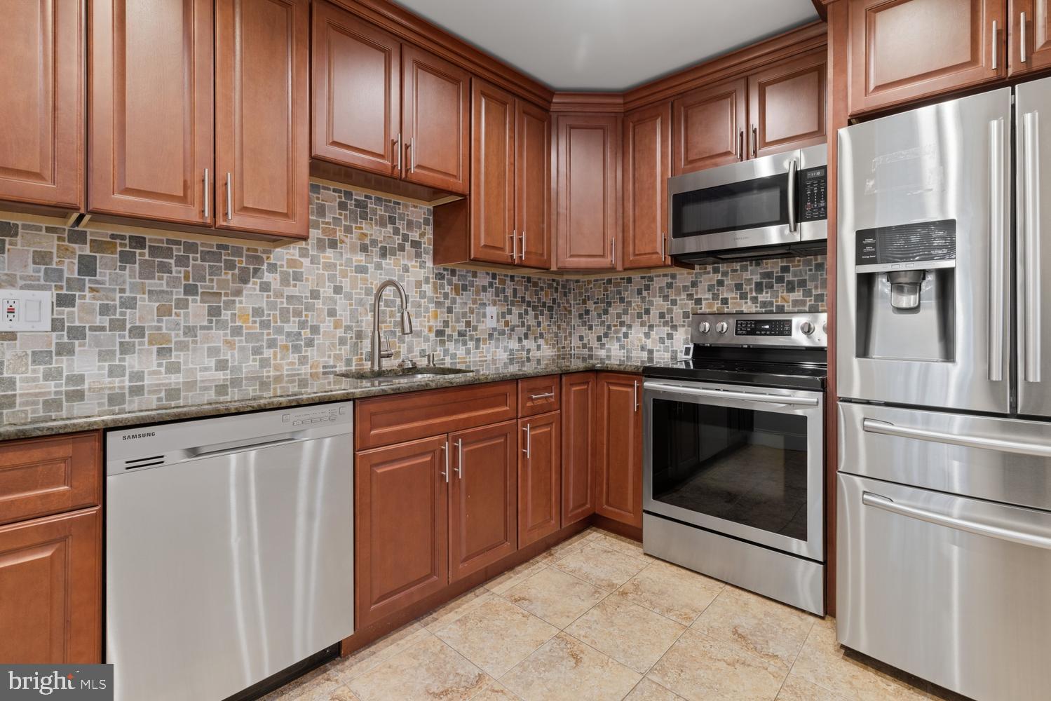 EAST FALLS - Residential