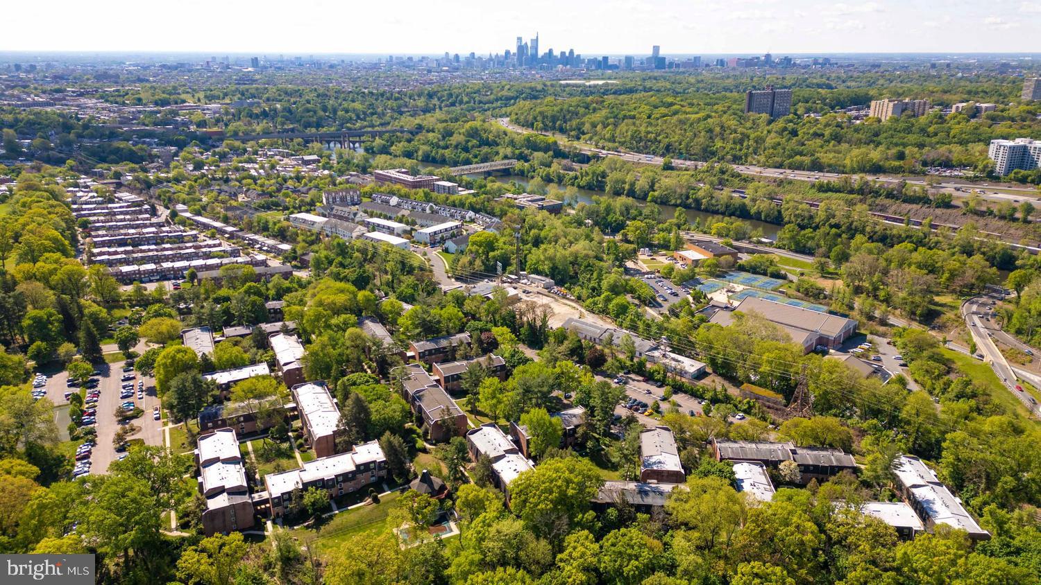 EAST FALLS - Residential