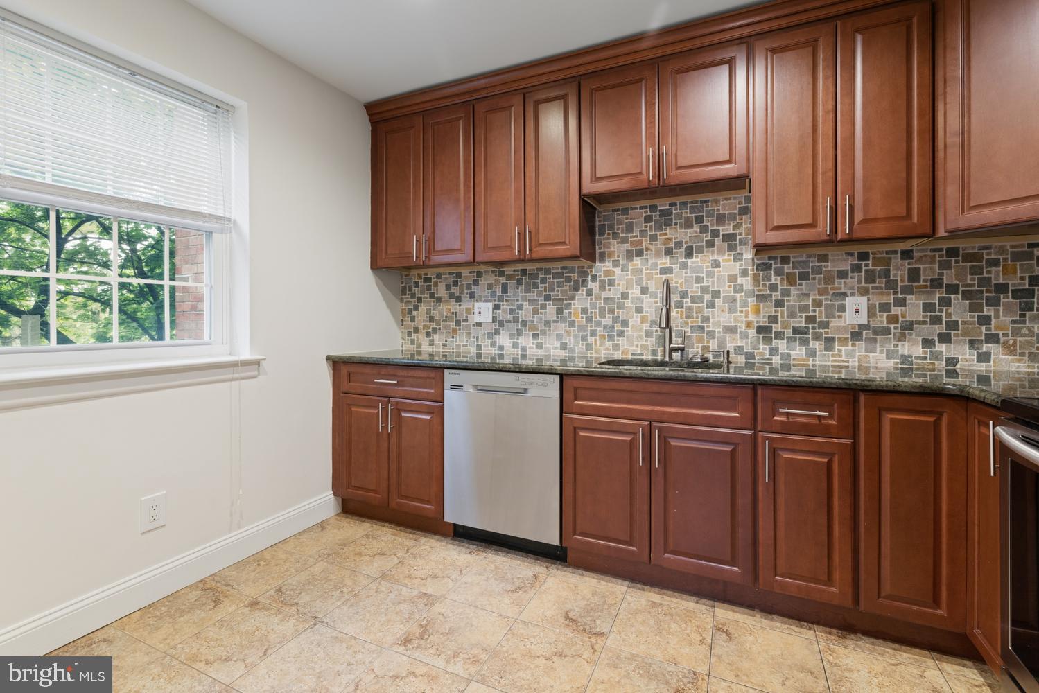 EAST FALLS - Residential