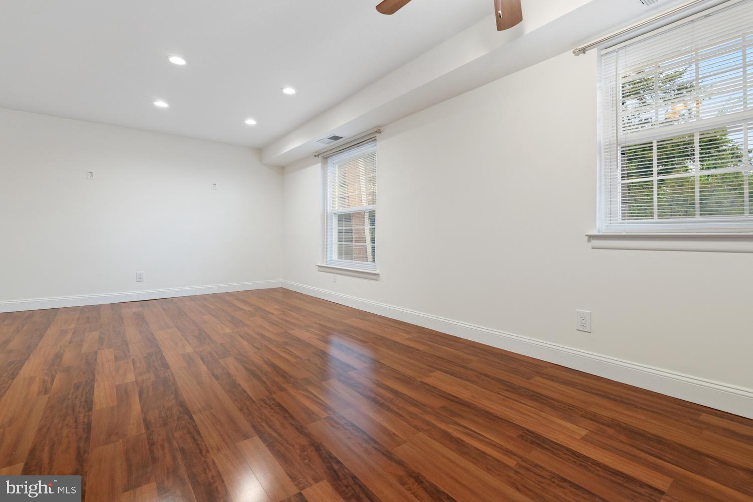 EAST FALLS - Residential