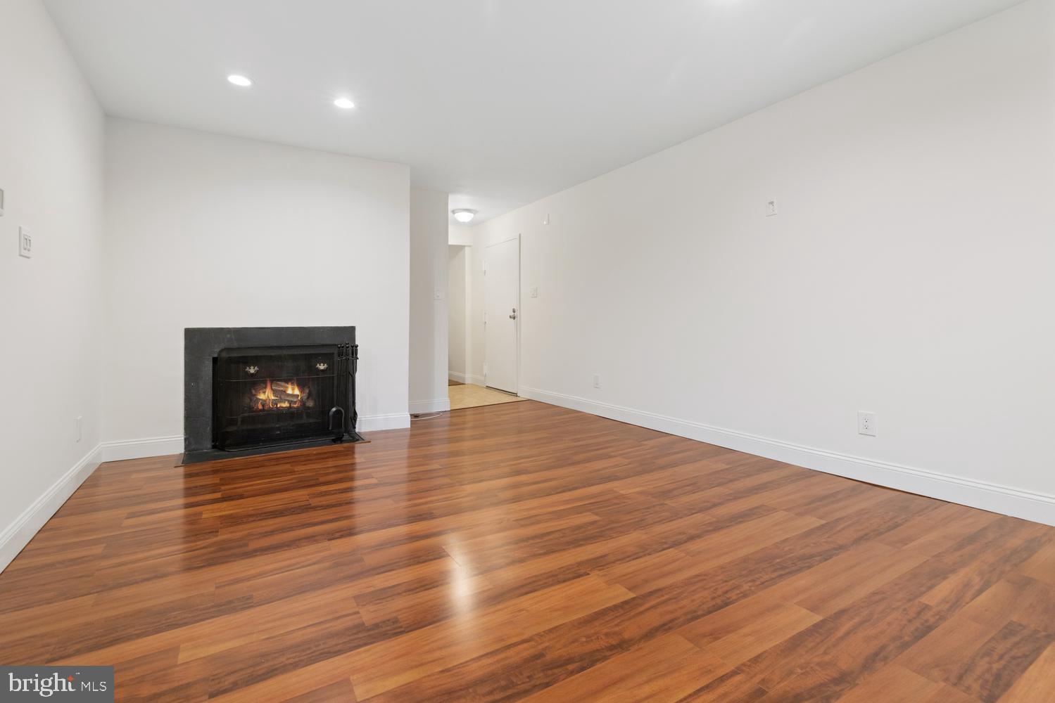 EAST FALLS - Residential