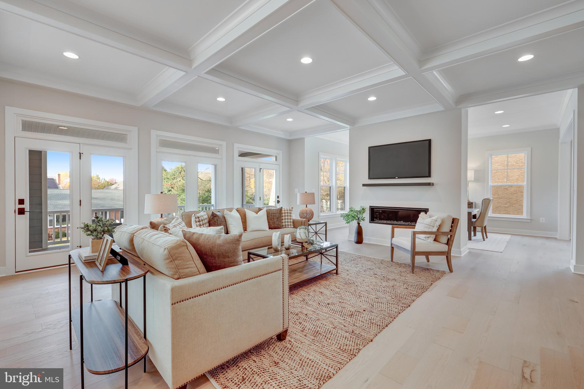 VIENNA WOODS - Residential