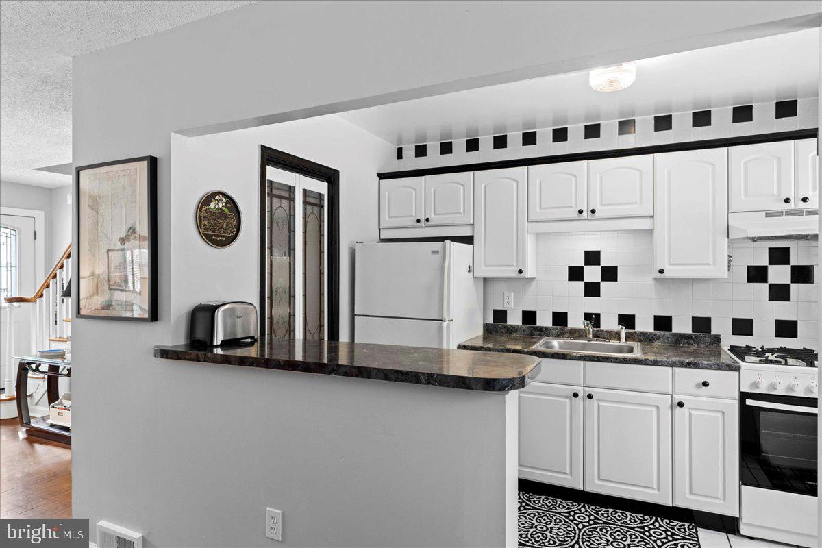 ROXBOROUGH - Residential