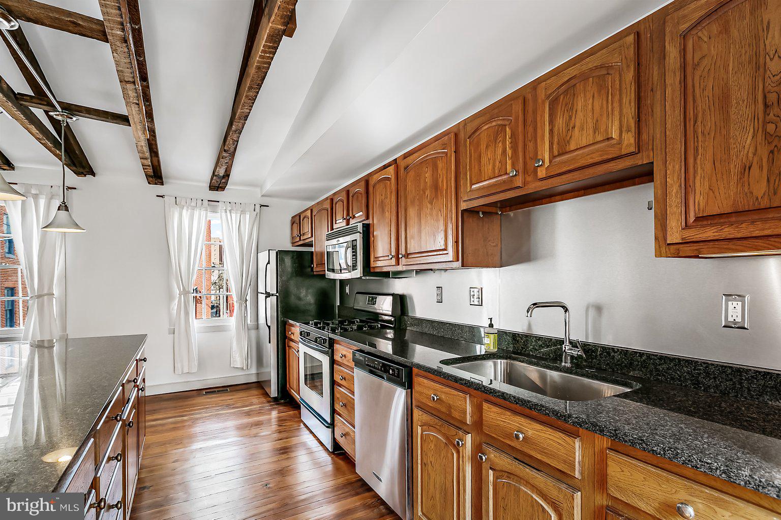 MOUNT VERNON PLACE HISTORIC DISTRICT - Residential Lease