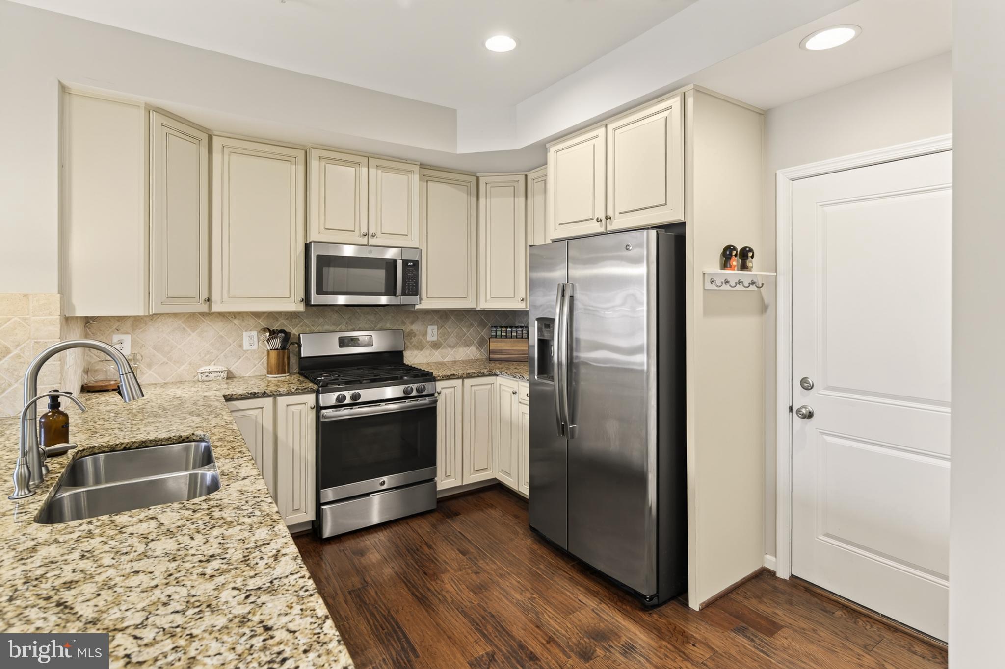 SOMERSET CONDO - Residential