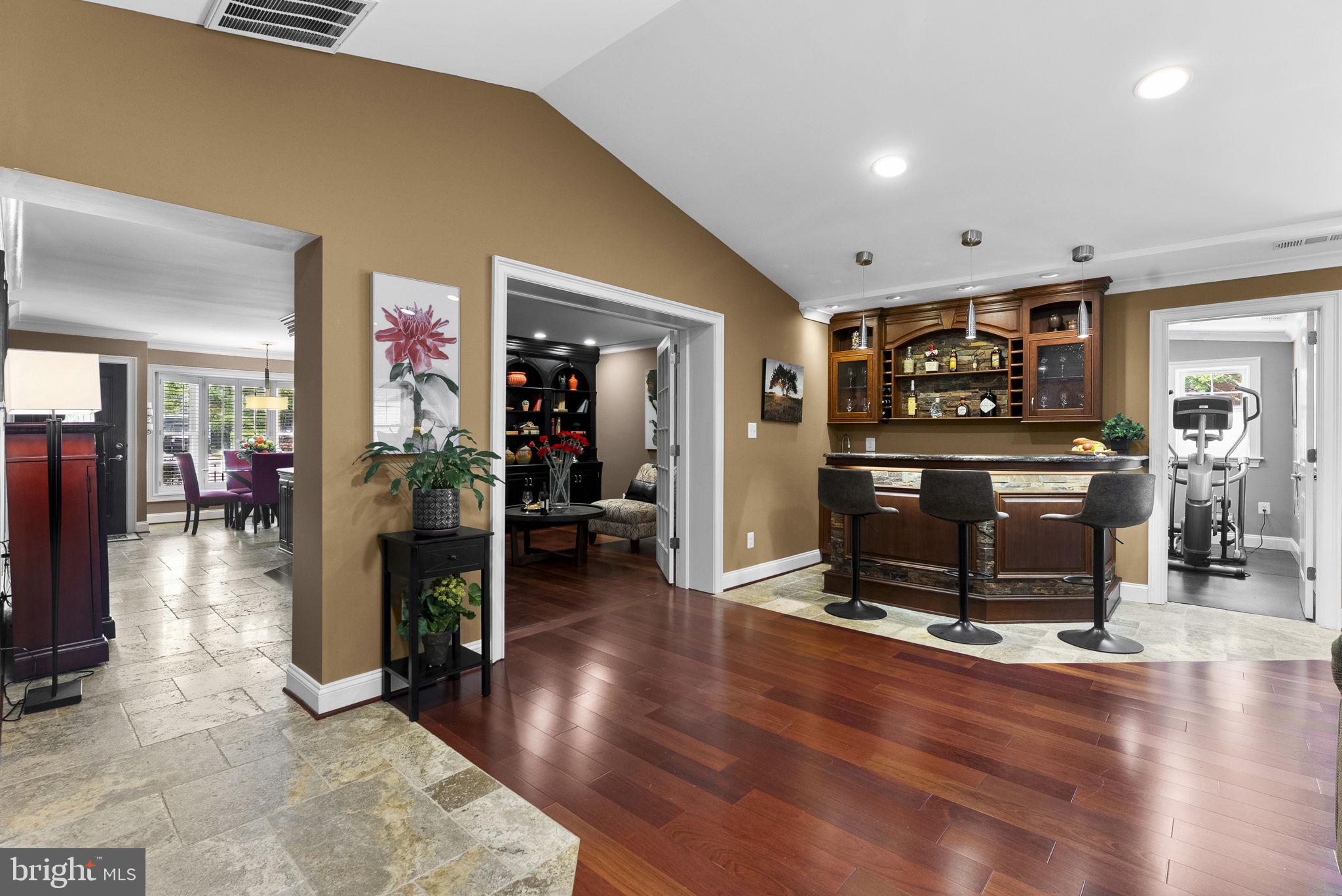 CRESTWOOD MANOR - Residential