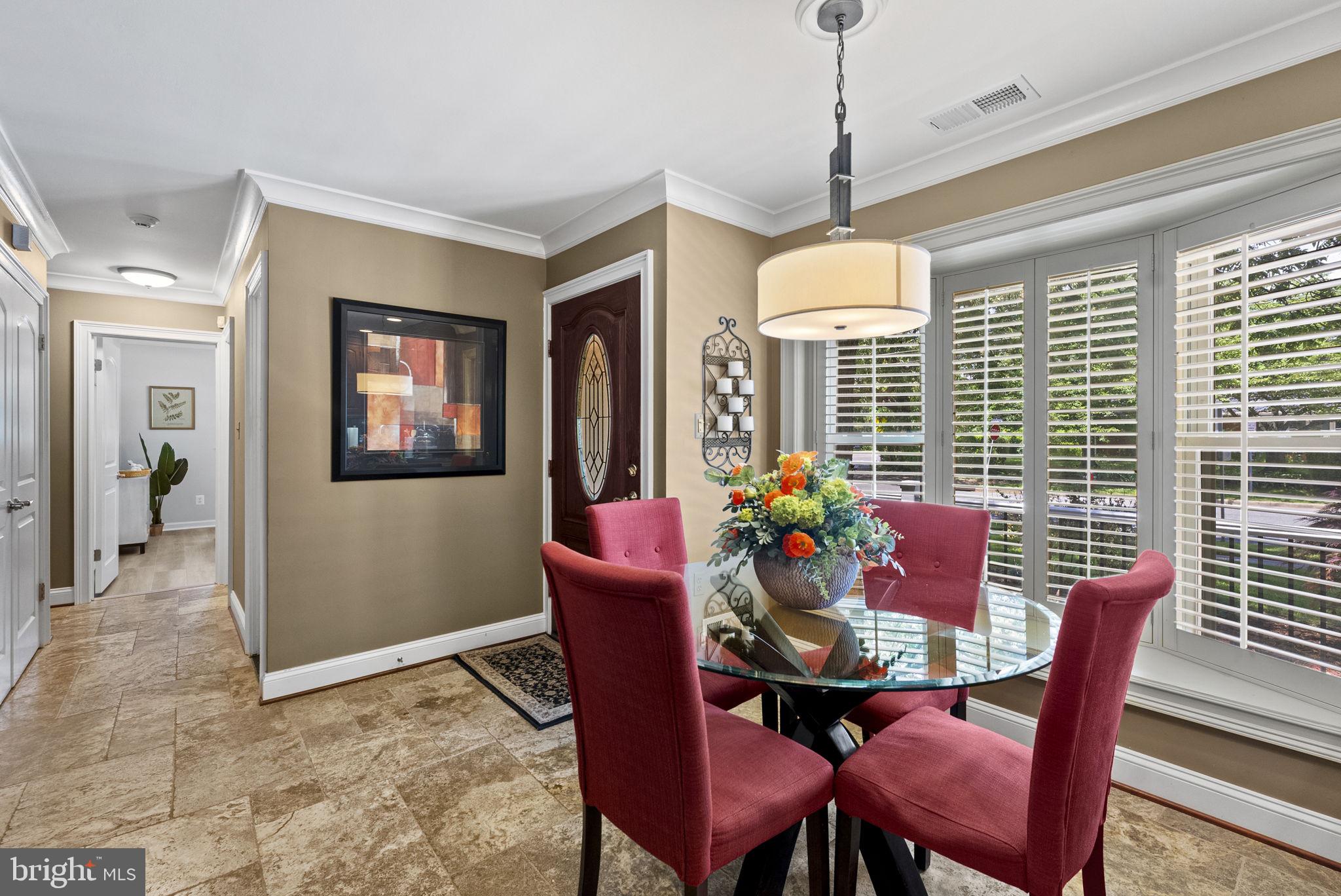 CRESTWOOD MANOR - Residential