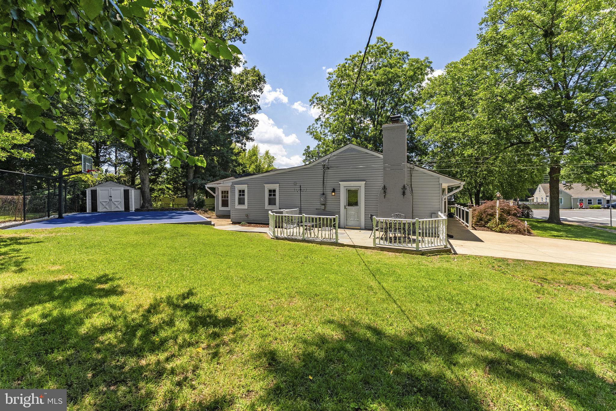 CRESTWOOD MANOR - Residential