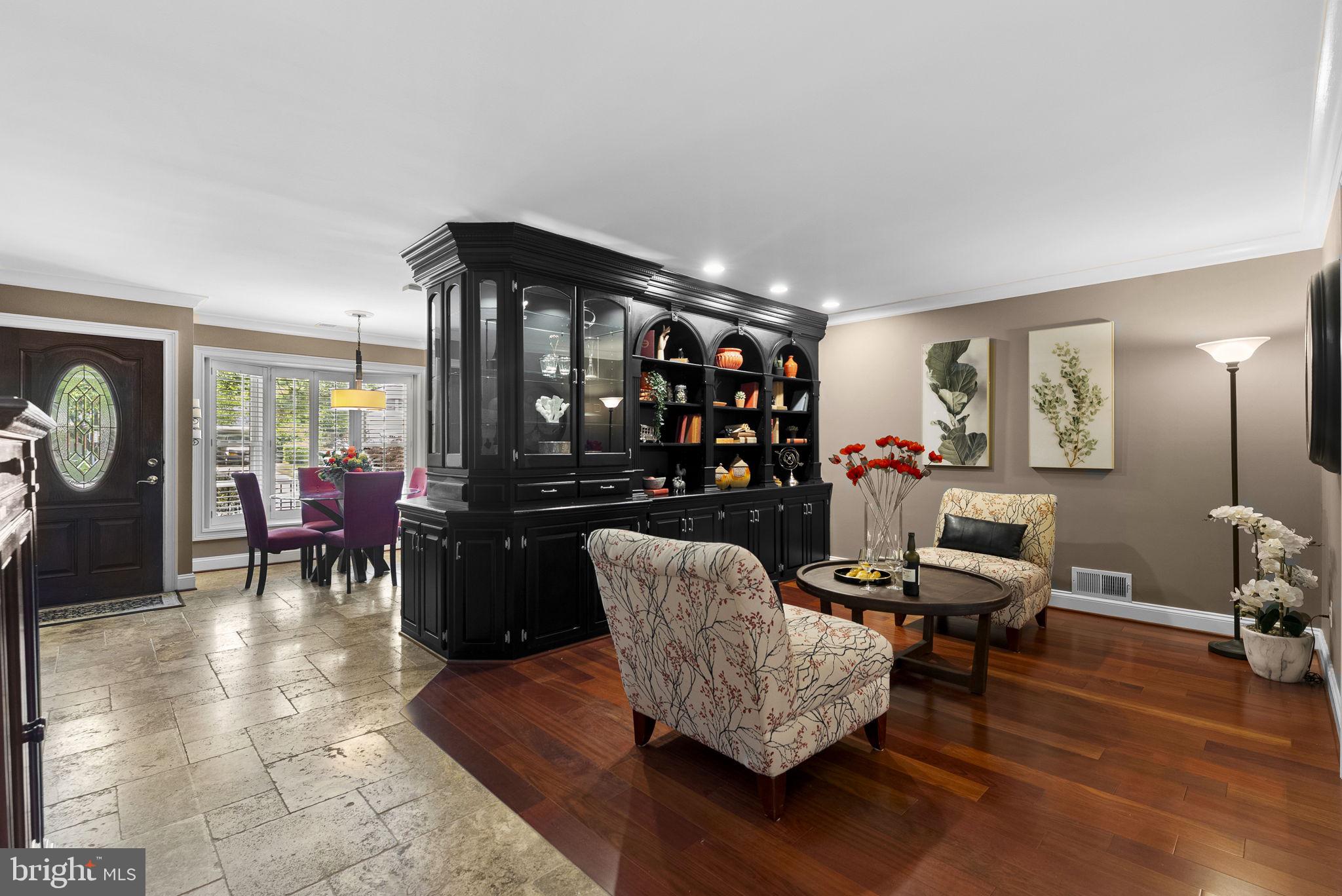 CRESTWOOD MANOR - Residential