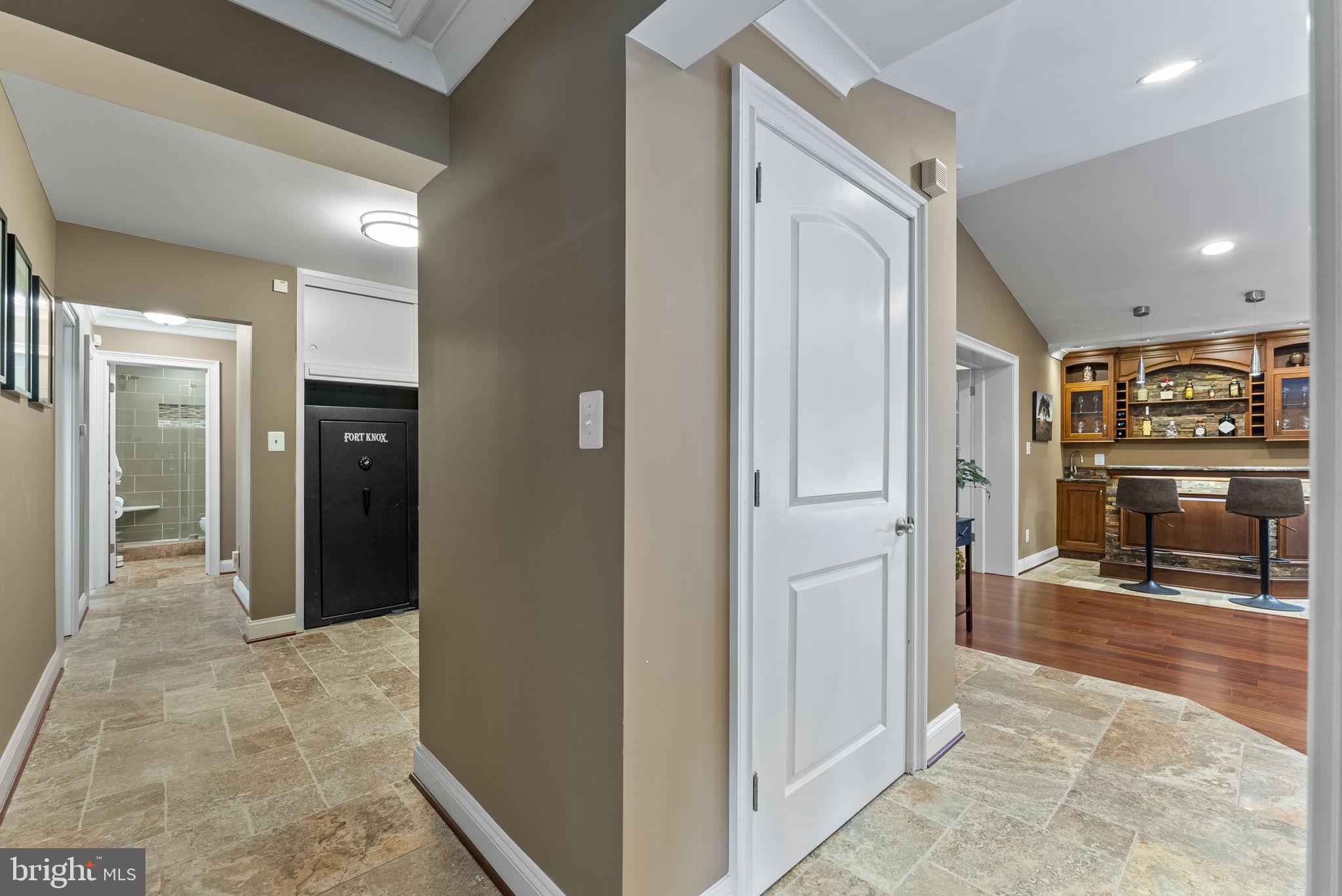 CRESTWOOD MANOR - Residential
