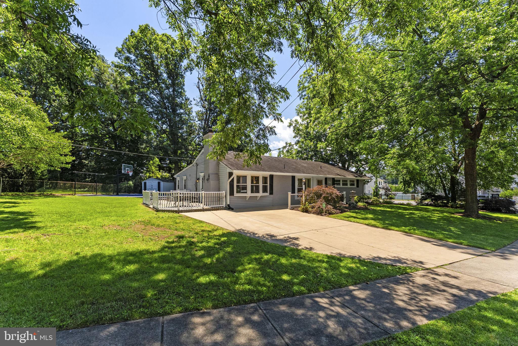 CRESTWOOD MANOR - Residential
