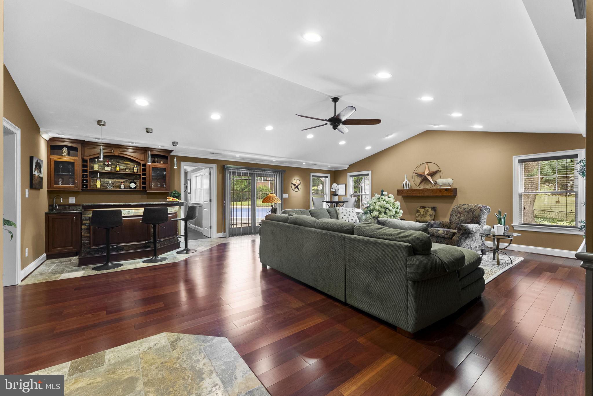 CRESTWOOD MANOR - Residential