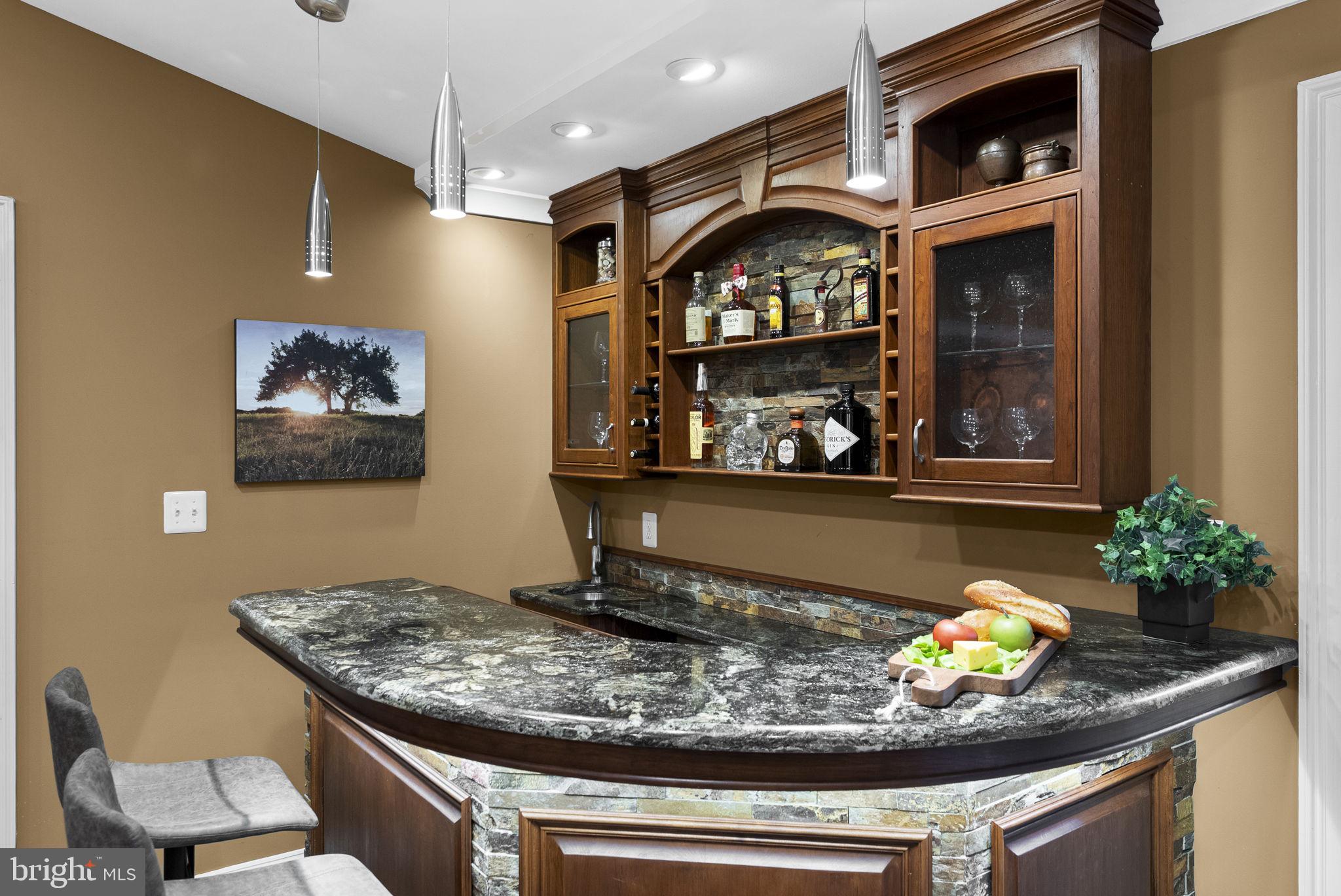 CRESTWOOD MANOR - Residential