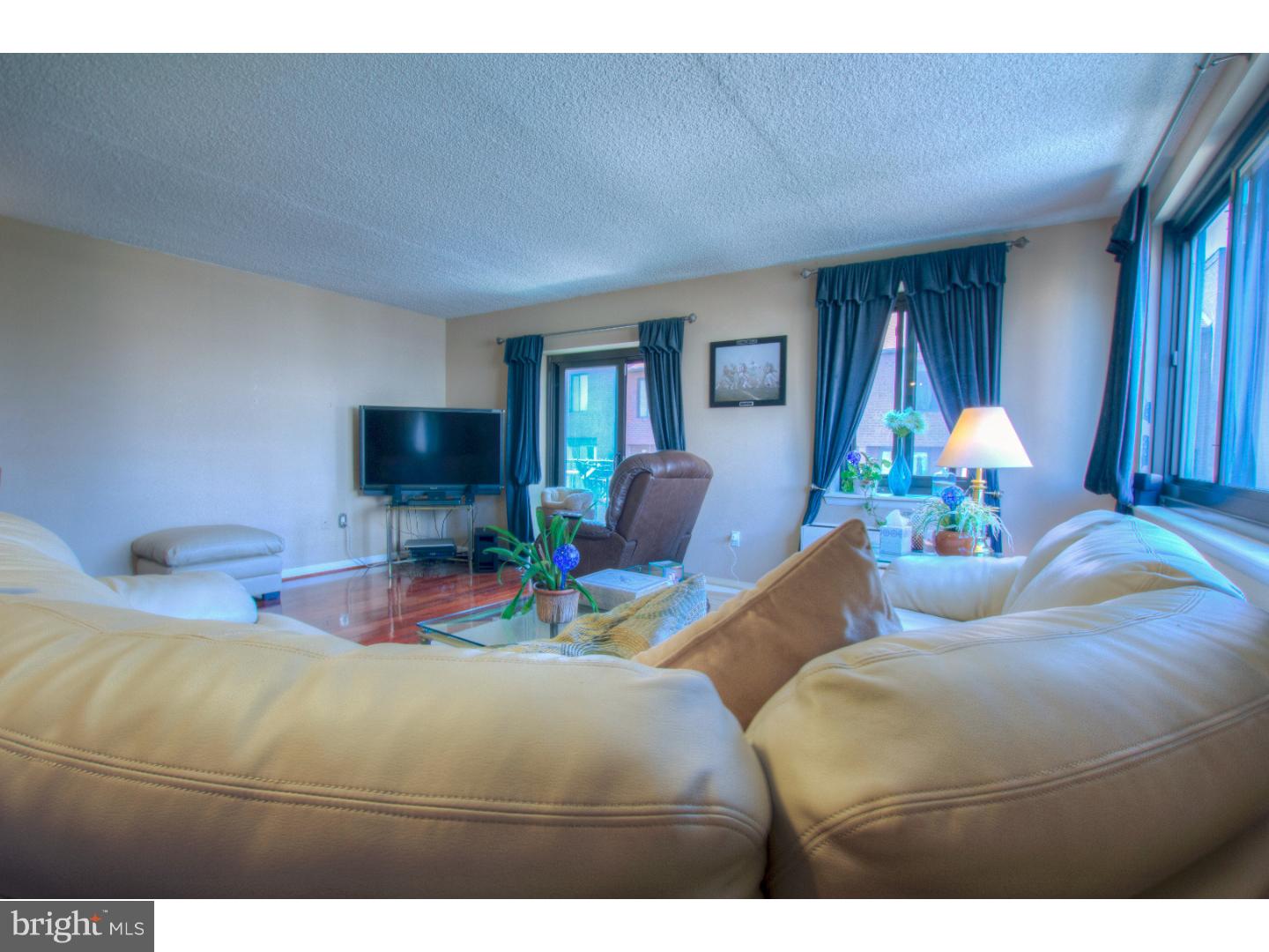 LOGAN SQUARE - Residential Lease