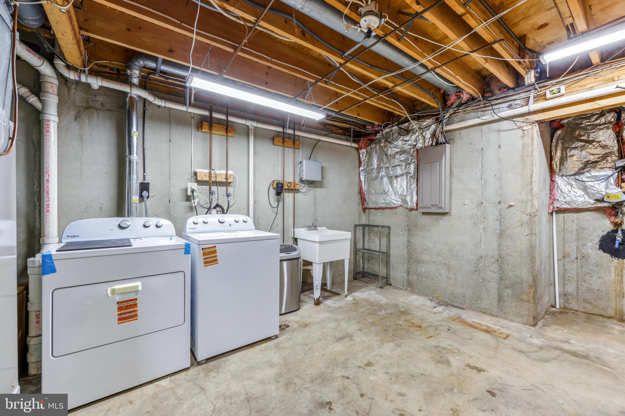 TOLL HOUSE - Residential Lease