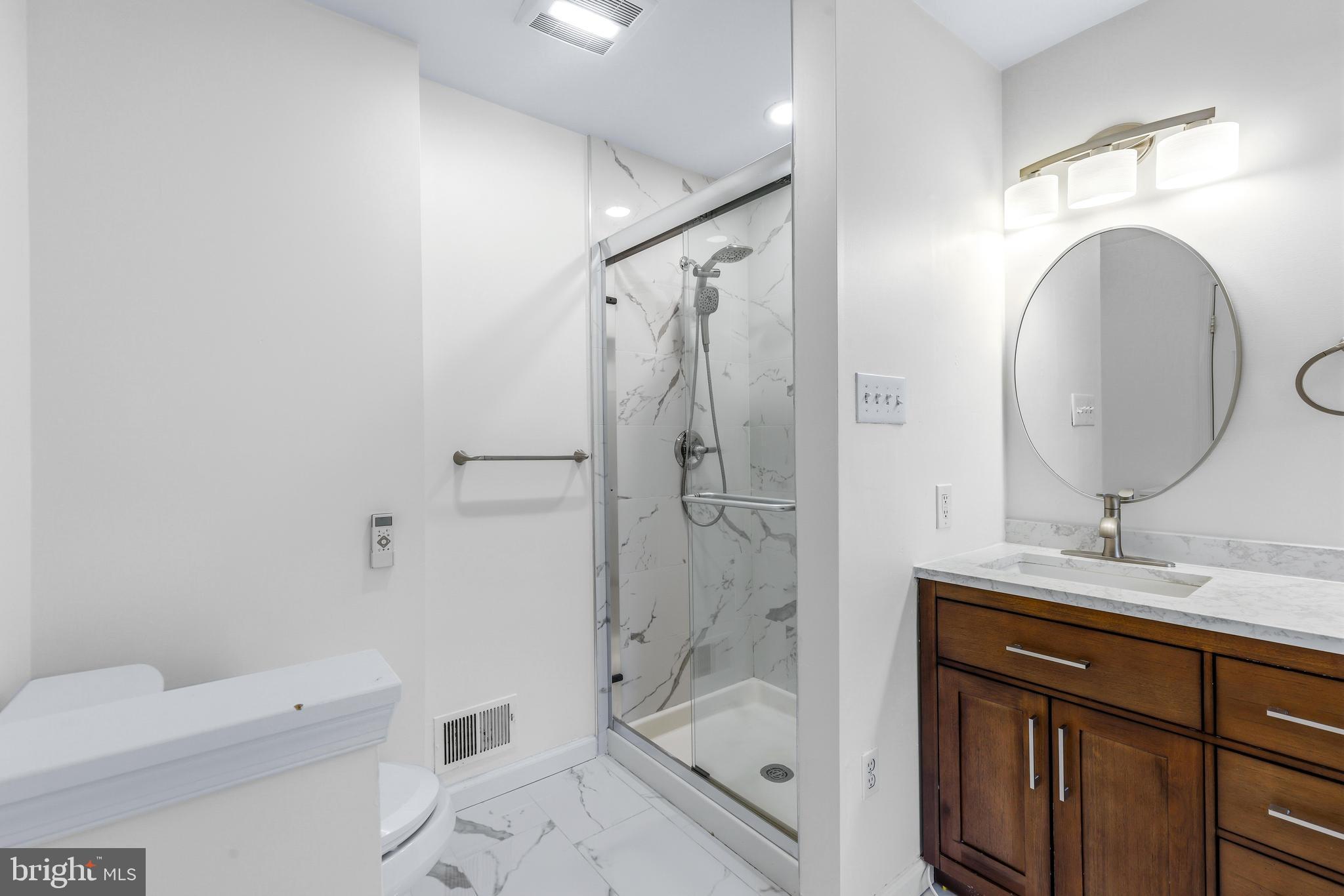 TOLL HOUSE - Residential Lease