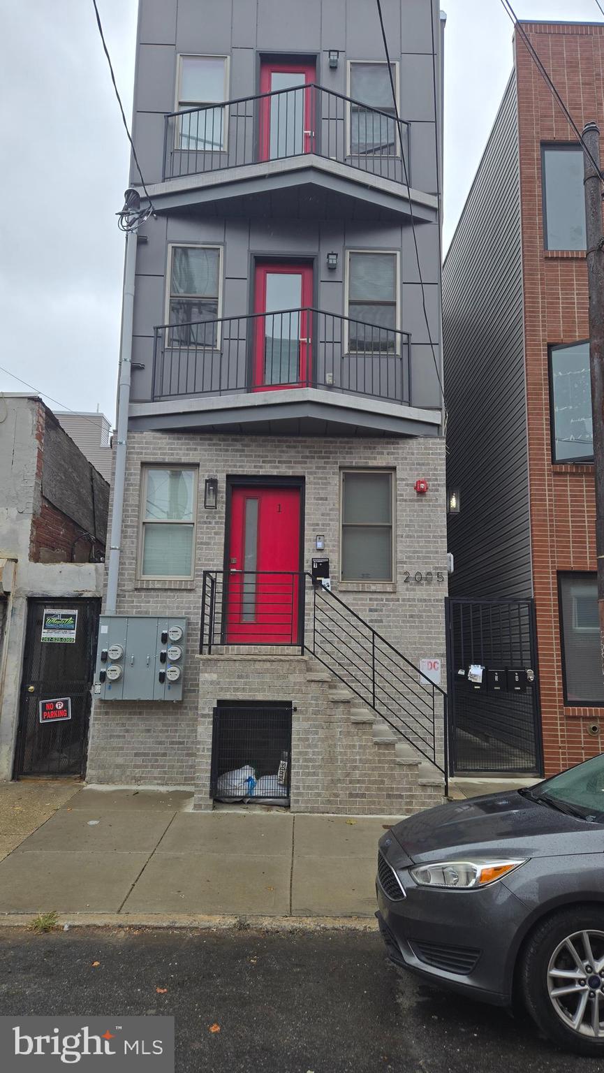 Welcome to 2005 E Susquehanna!  Unit one offers a bi-level floor plan with a spacious living room, ultra modern eat in kitchen, and first floor powder room.   Lower level has a large bedroom, and full ceramic tile bath.  Great location!  Convenient to Public Transportation, Rowhouse Coffee, WM Mulherin and Sons, Front Street Cafe, and much more.